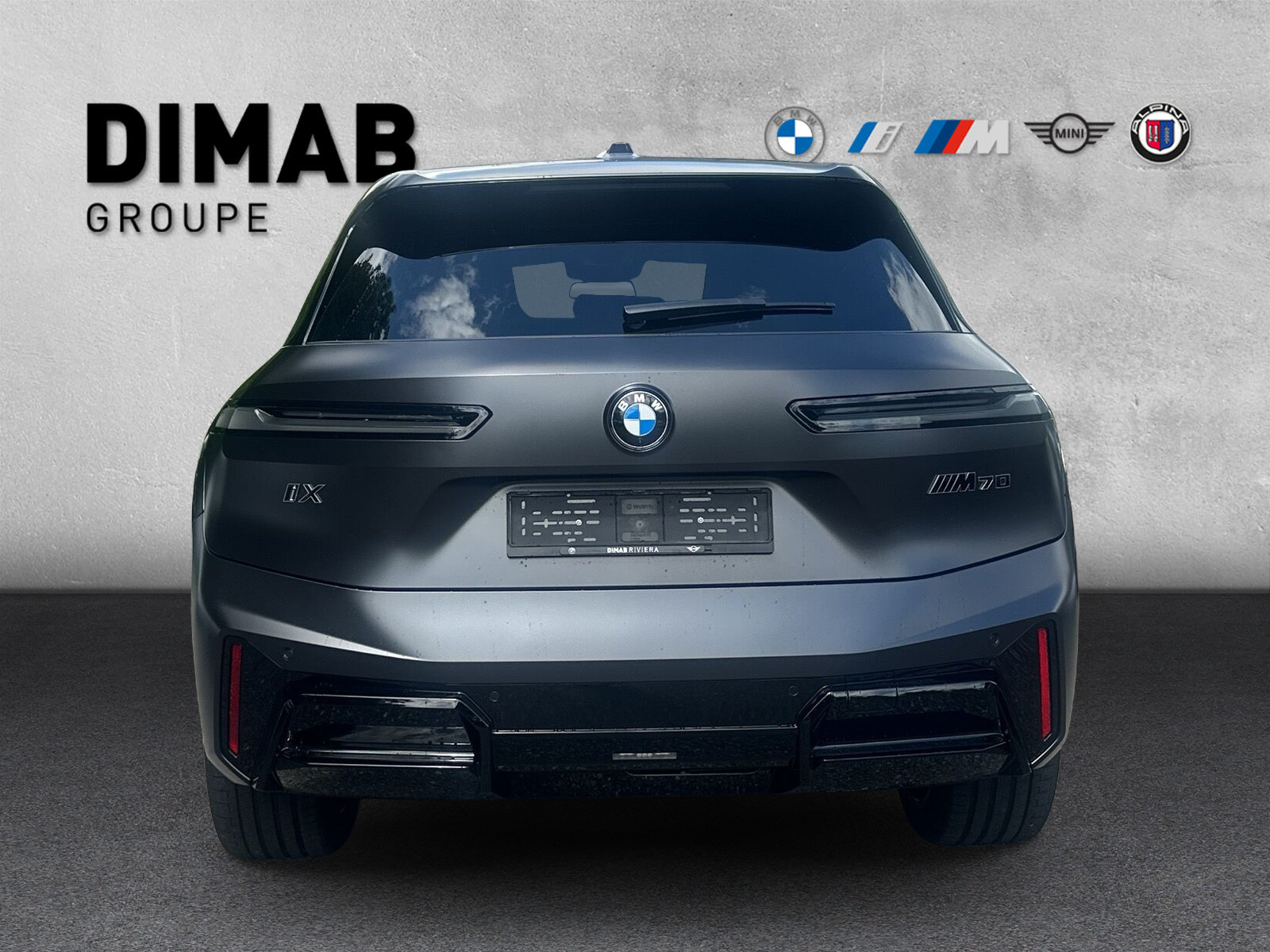 BMW iX M70 xDrive-showroom-element-3