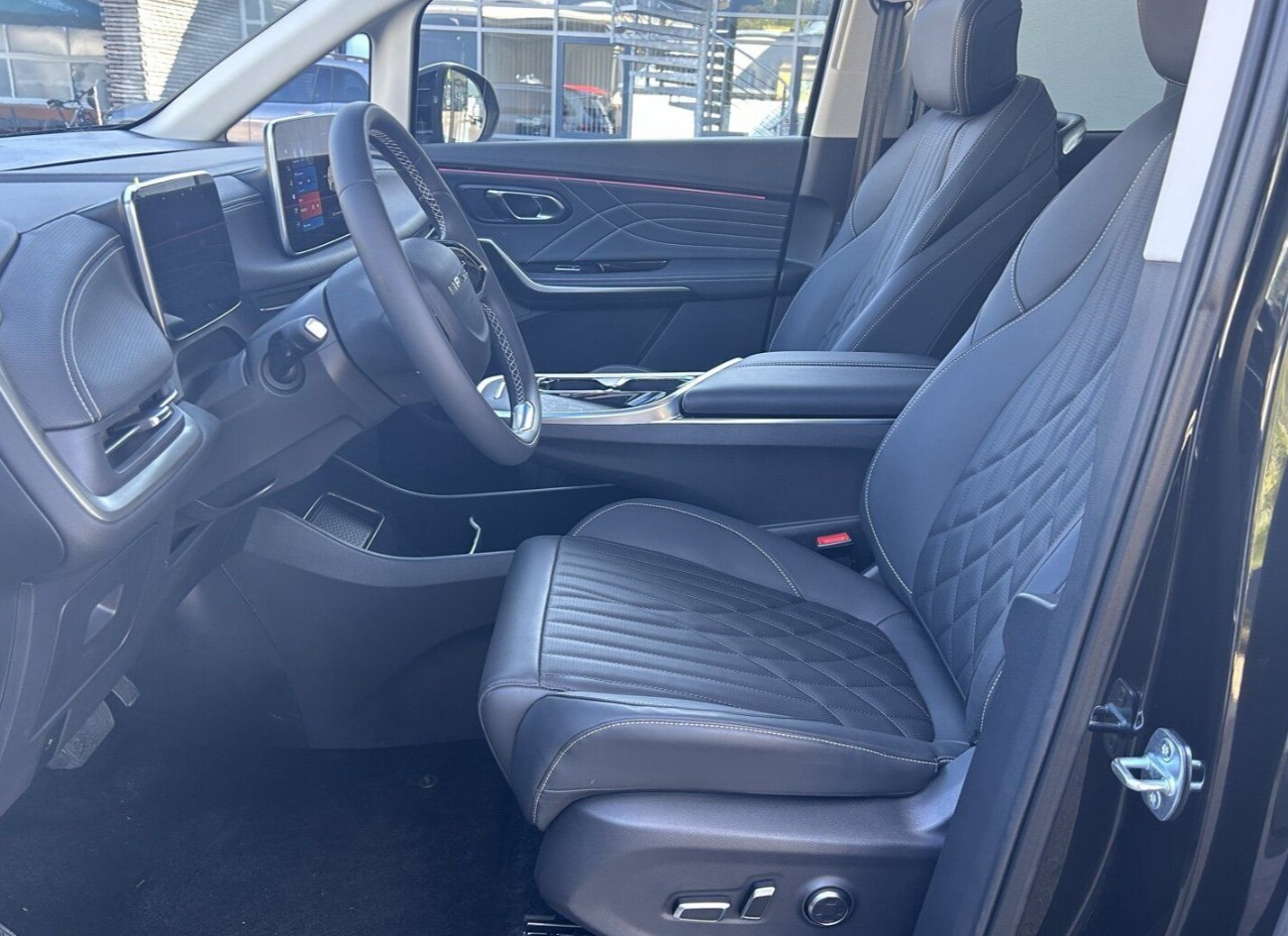 MAXUS Mifa 9 Luxury 90kWh-showroom-element-3