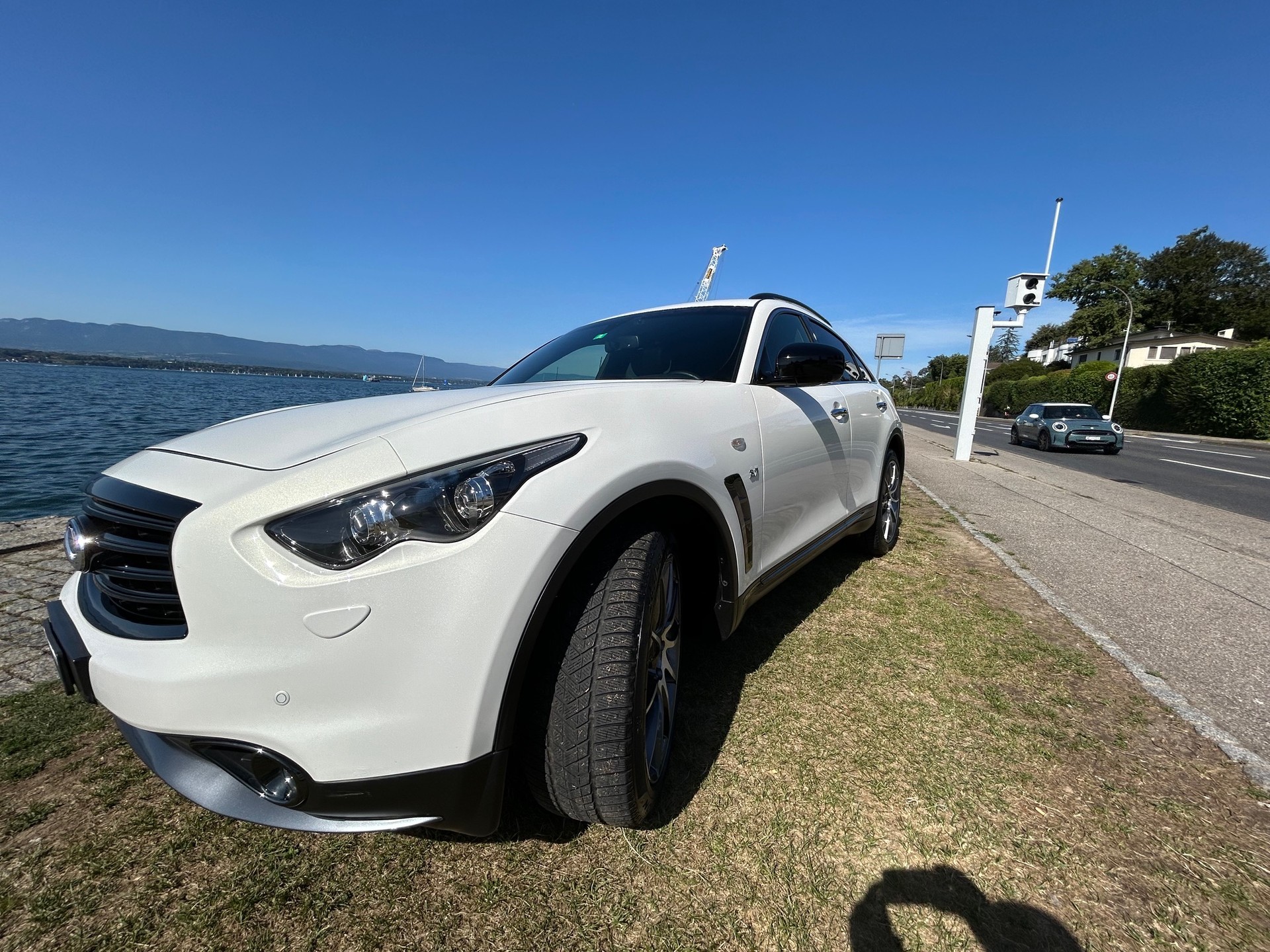 INFINITI QX70 3.7 Ultimate AWD Automatic-image-8
