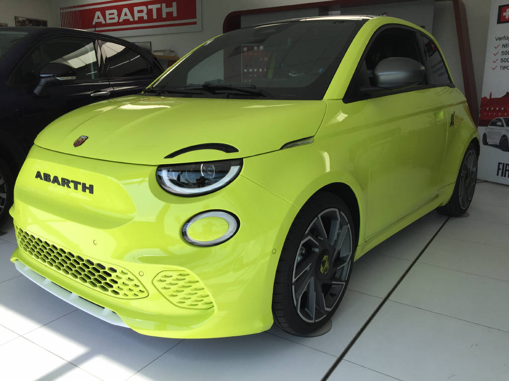 FIAT 500e BEV Abarth Scorpionissima (Kleinwagen)