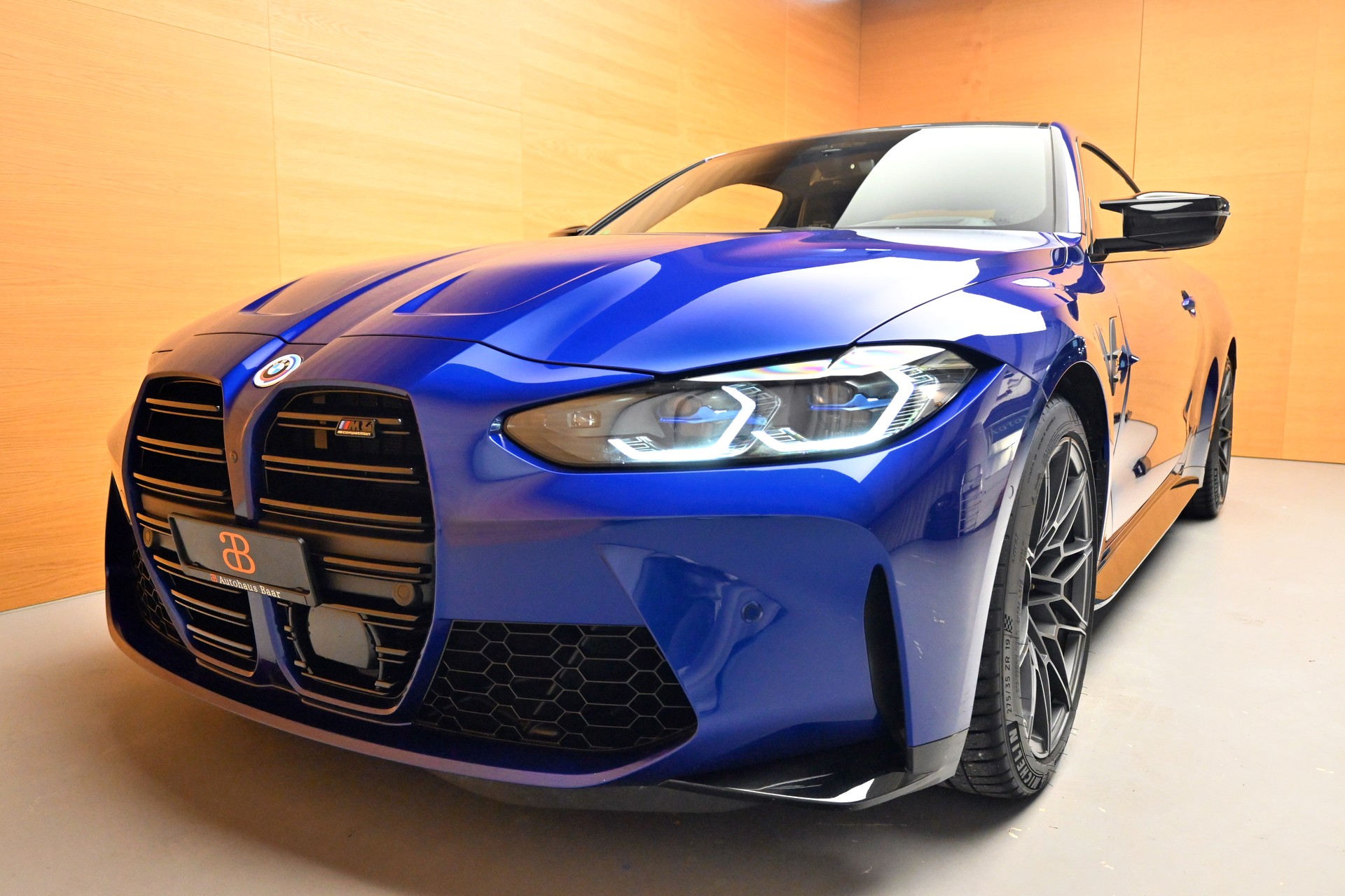 BMW M4 Coupé Competition M xDrive *50 Jahre Edition*-showroom-element-3