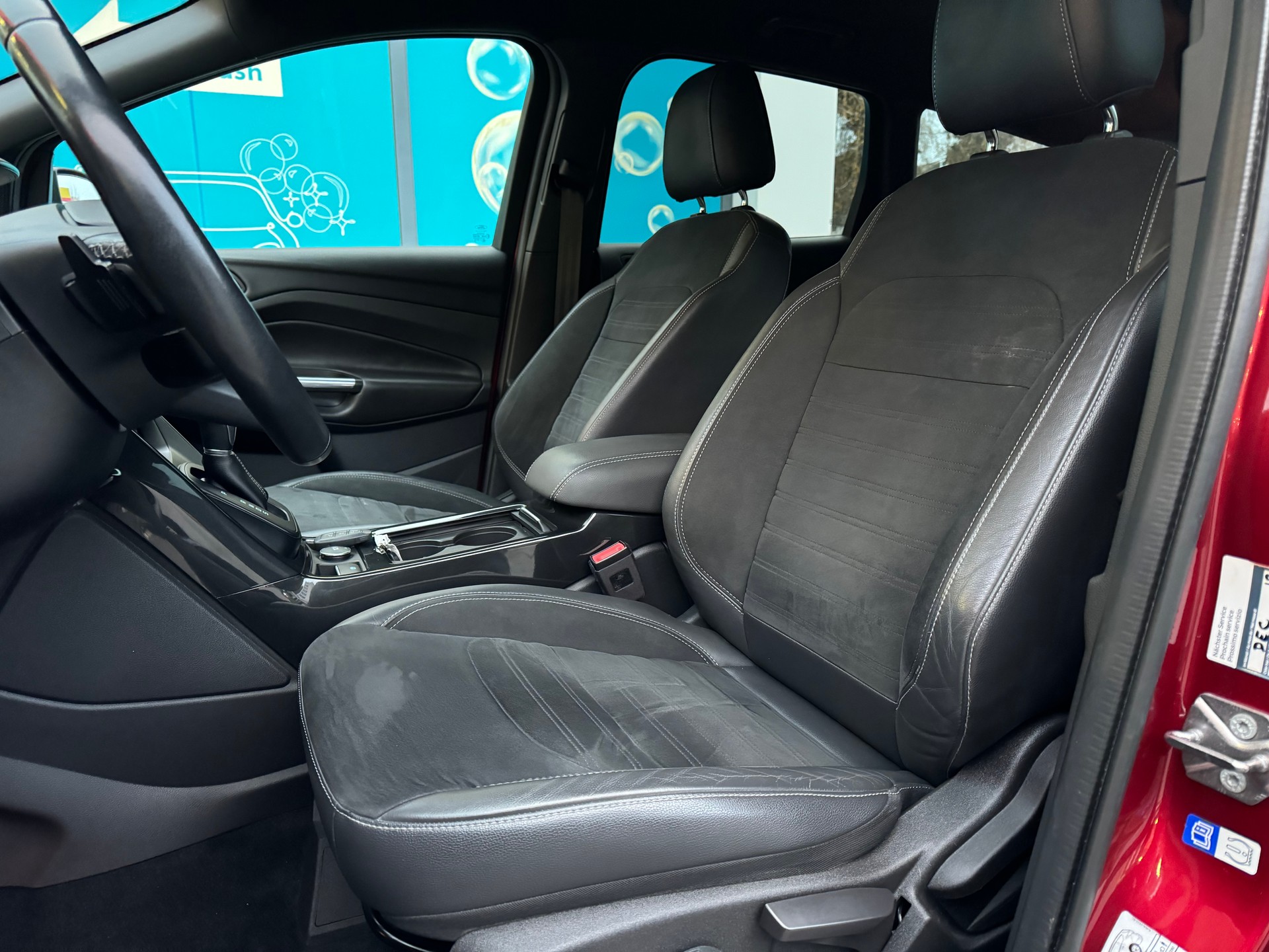 FORD Kuga 2.0 TDCi ST Line 4WD PowerShift-image-6