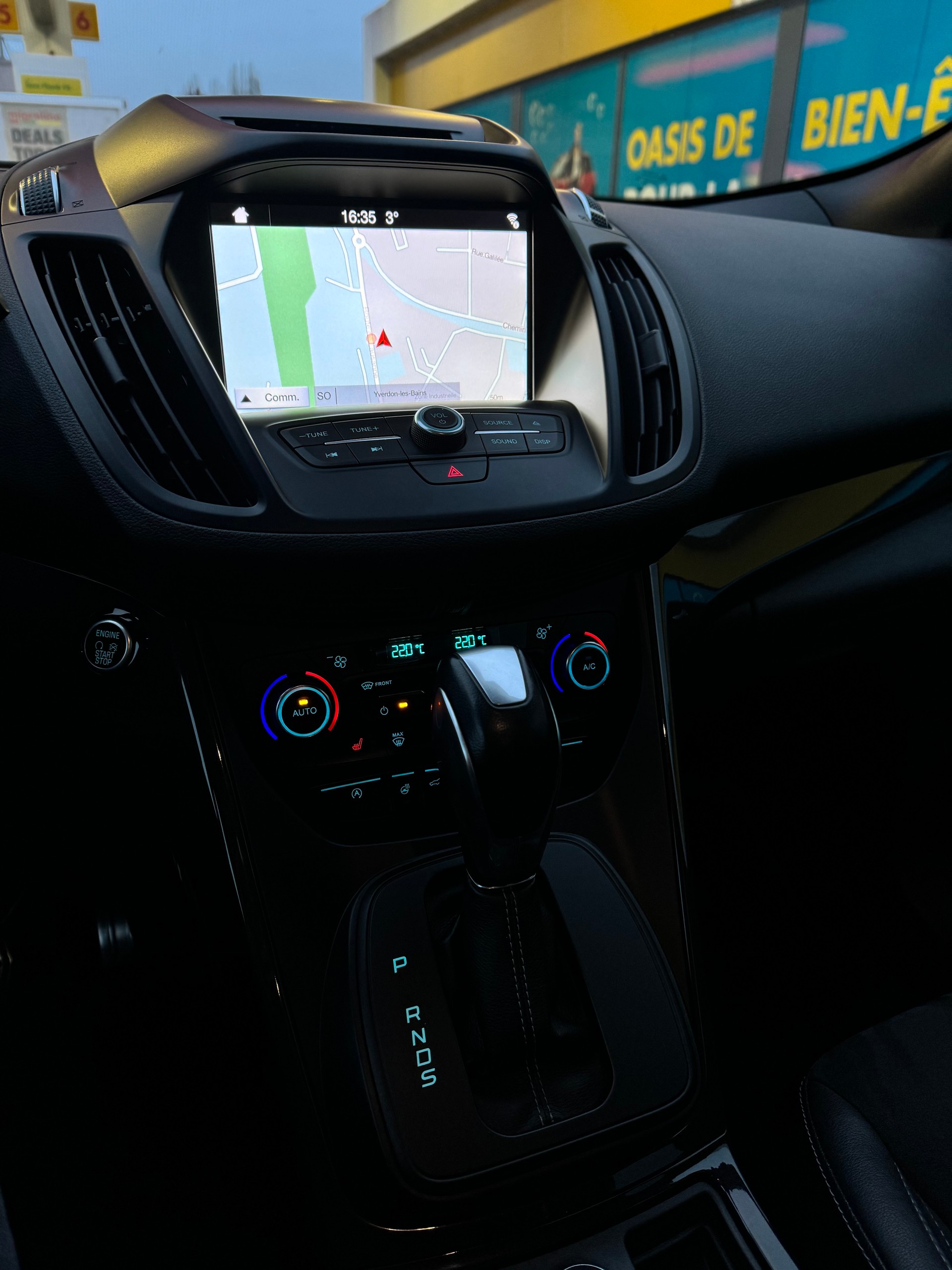 FORD Kuga 2.0 TDCi ST Line 4WD PowerShift-image-11