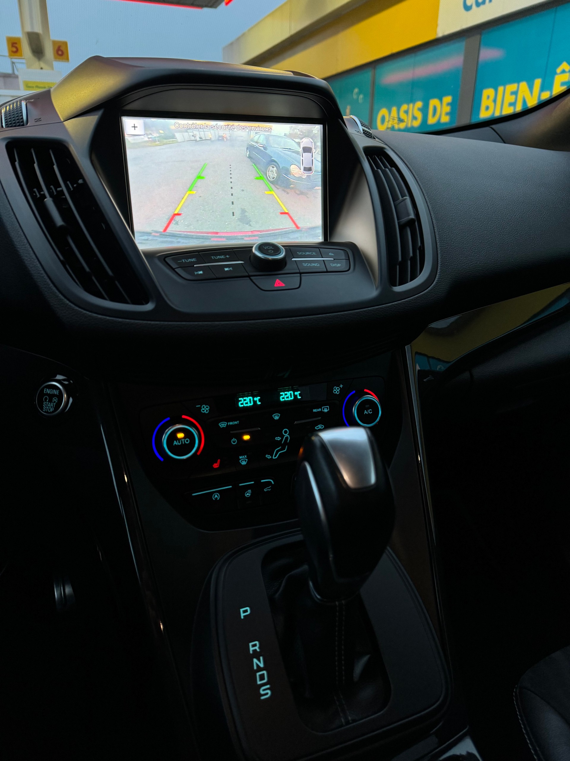 FORD Kuga 2.0 TDCi ST Line 4WD PowerShift-image-12