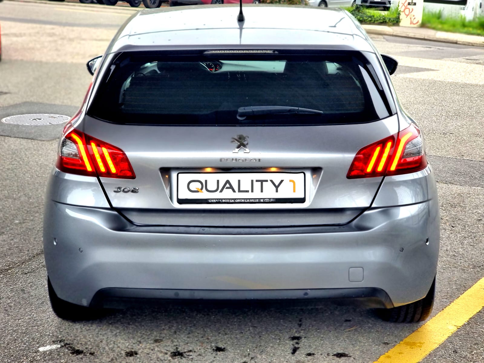 PEUGEOT 308 1.2 Pure Tech Style-image-4