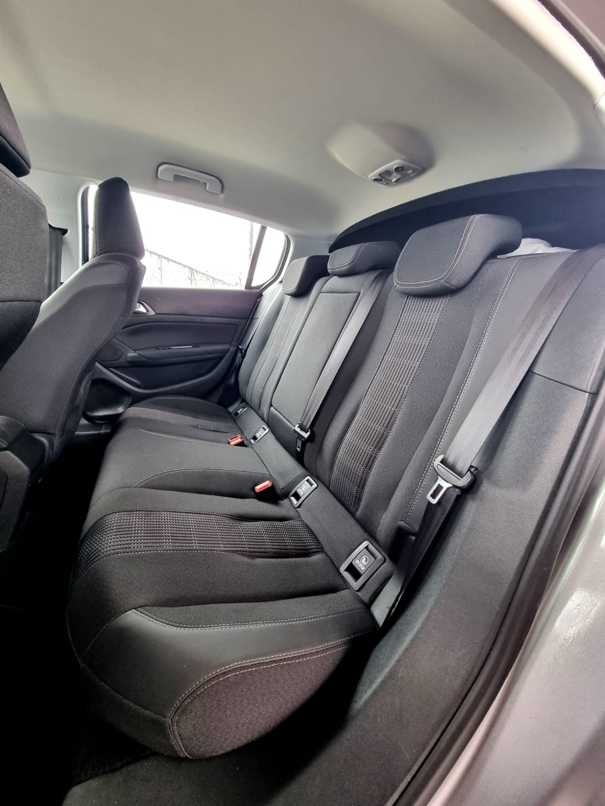 PEUGEOT 308 1.2 Pure Tech Style-image-5