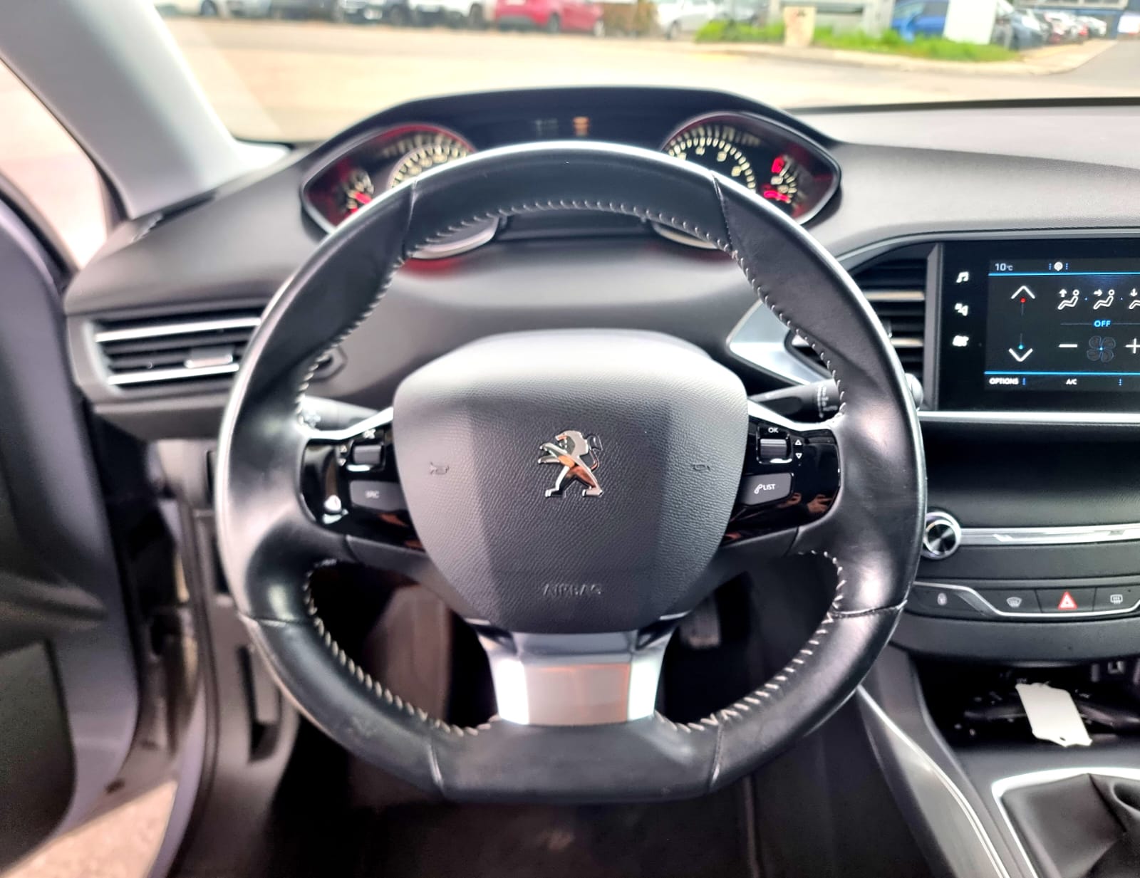 PEUGEOT 308 1.2 Pure Tech Style-image-8