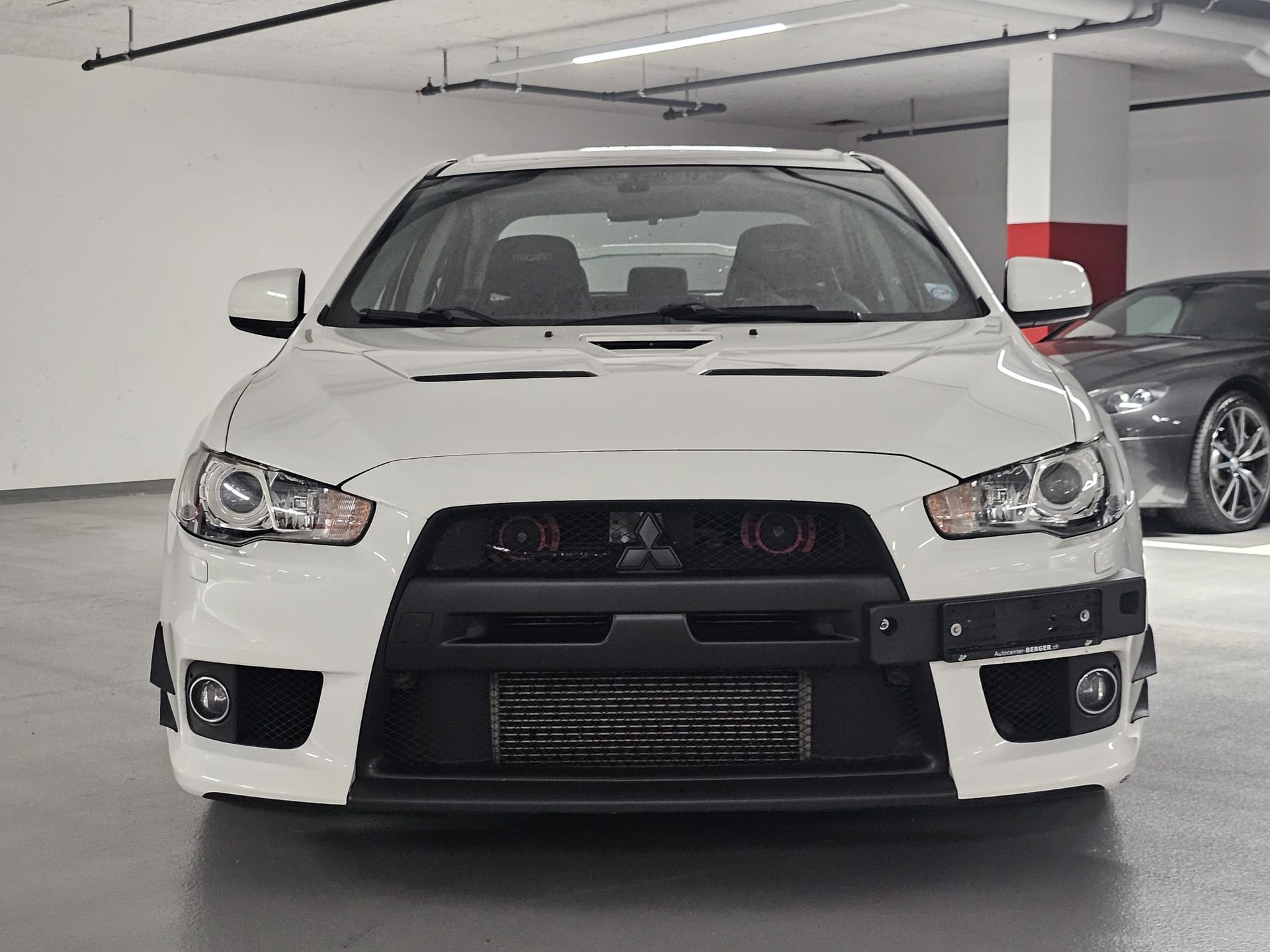 MITSUBISHI Lancer Evo X Final Edition-showroom-element-1