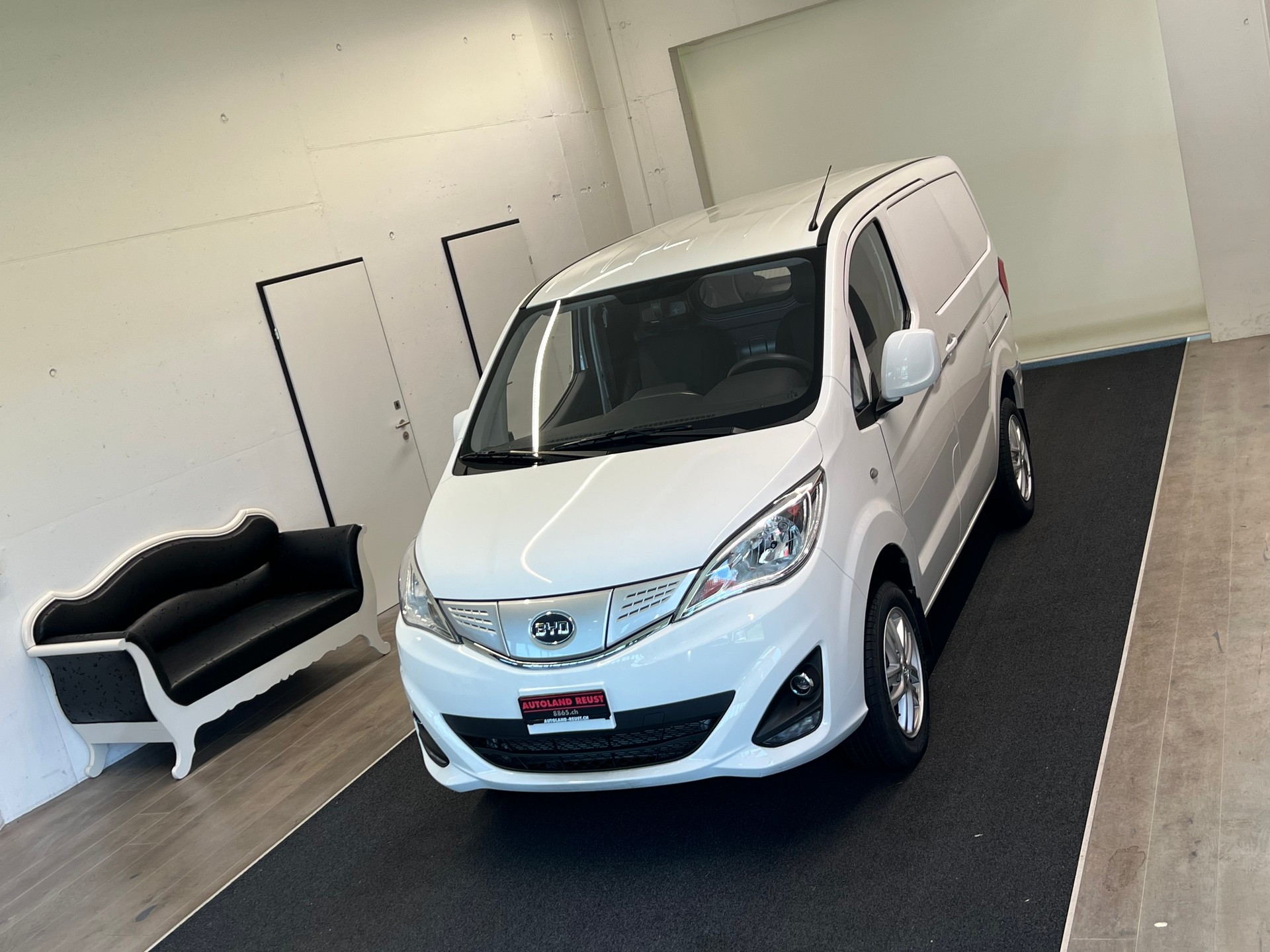 BYD  ETP3-showroom-element-3