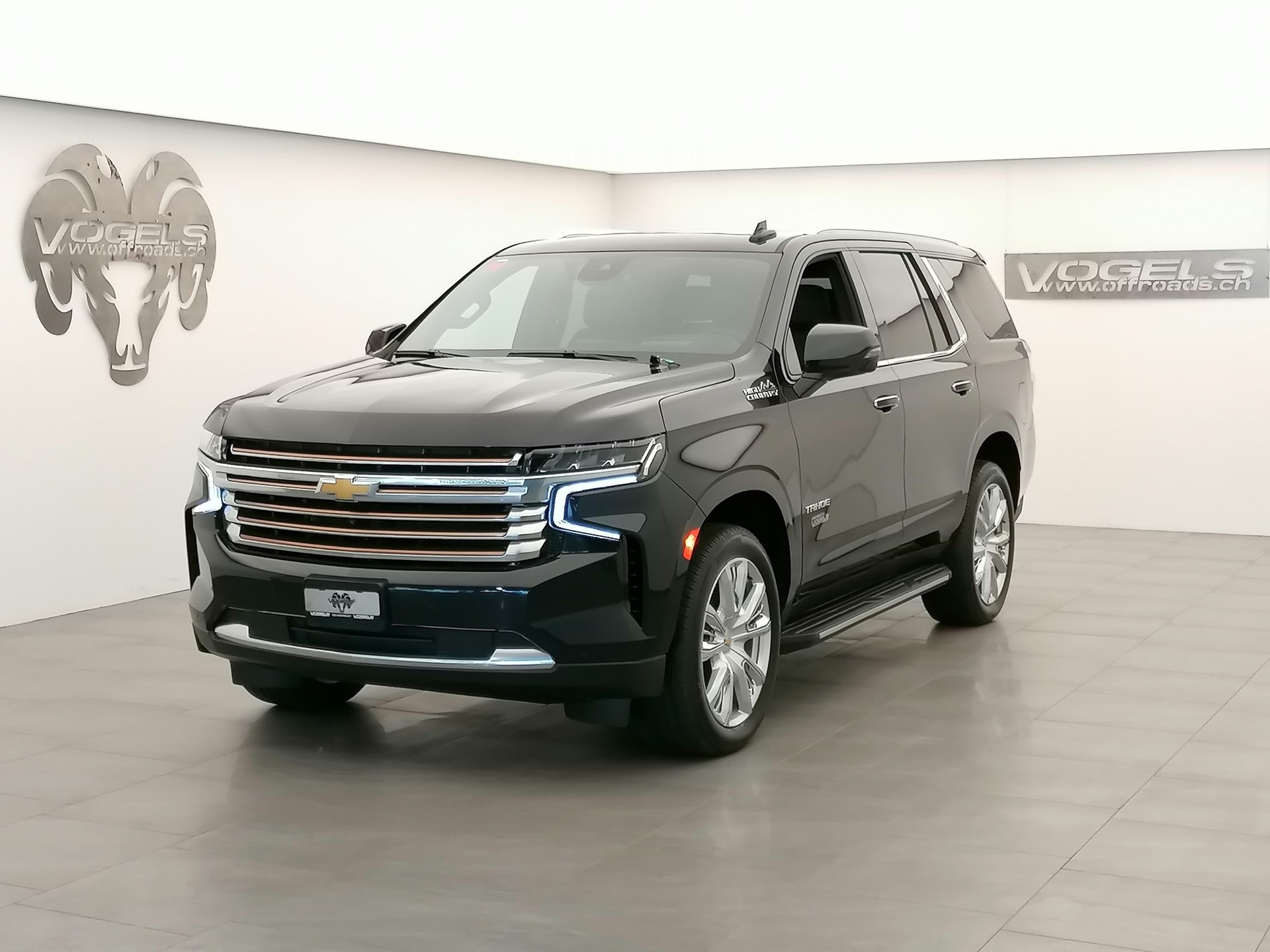 CHEVROLET TAHOE 6.2 AWD High Country-image-0