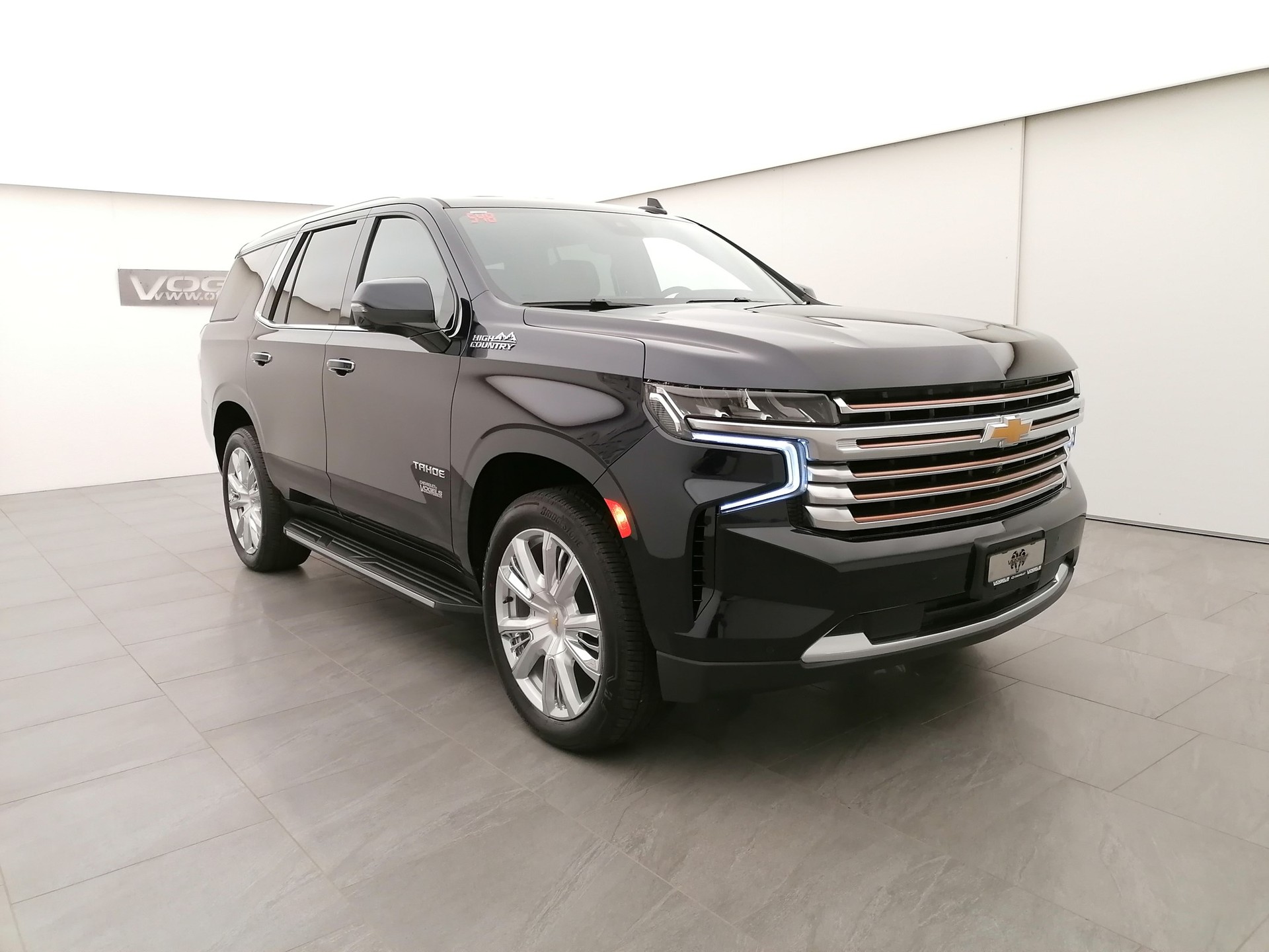 CHEVROLET TAHOE 6.2 AWD High Country-image-2