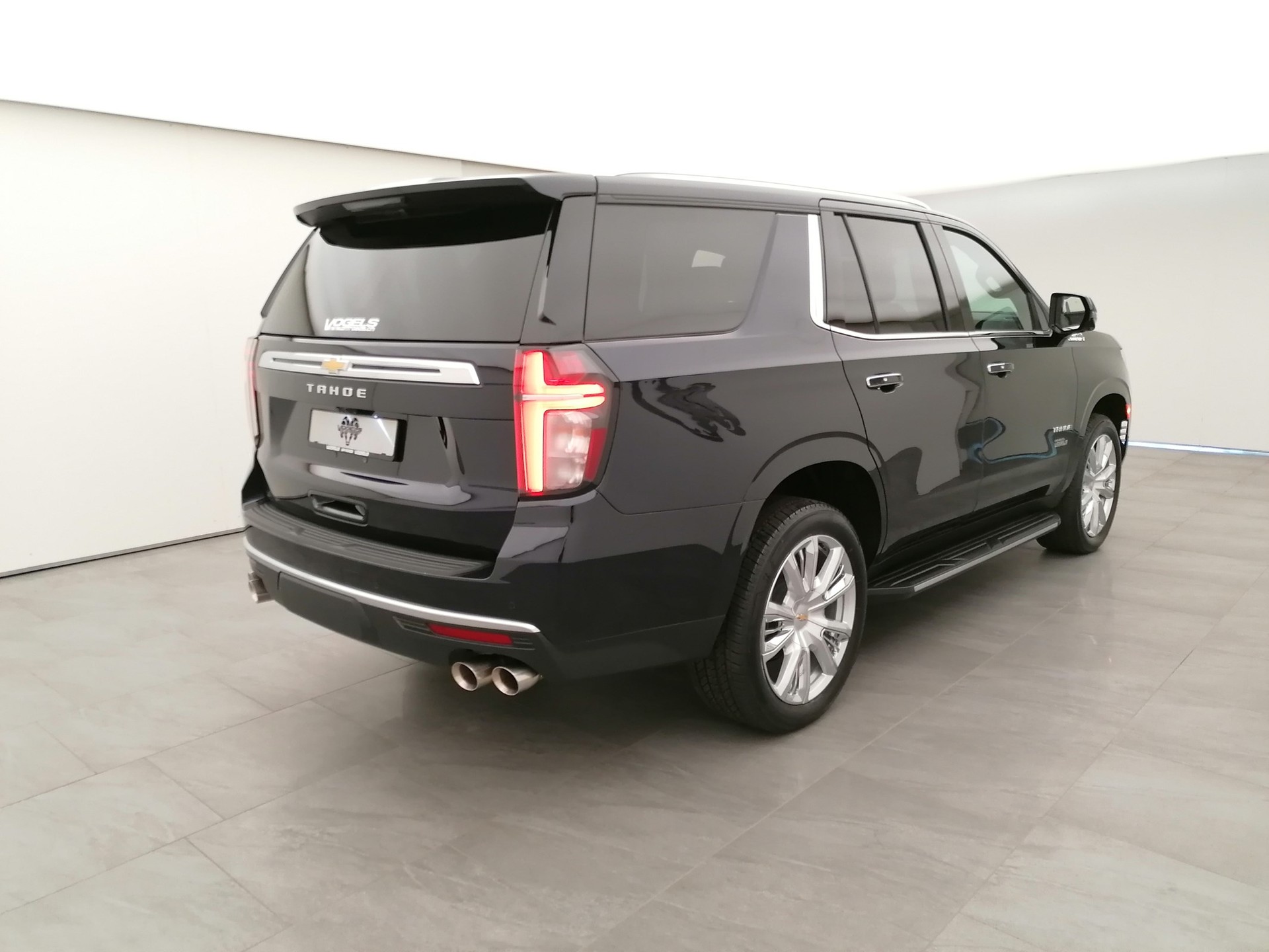CHEVROLET TAHOE 6.2 AWD High Country-image-3