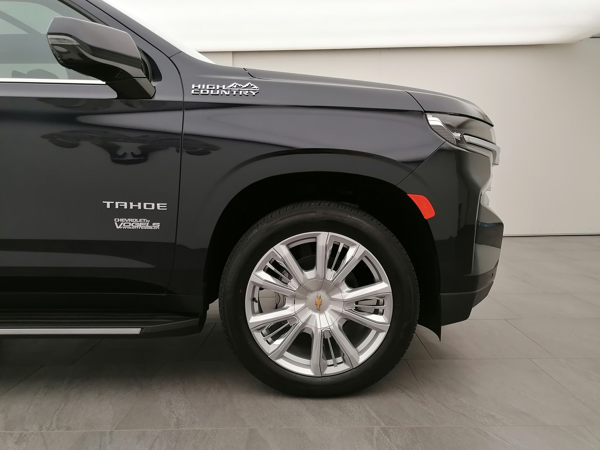CHEVROLET TAHOE 6.2 AWD High Country-image-6