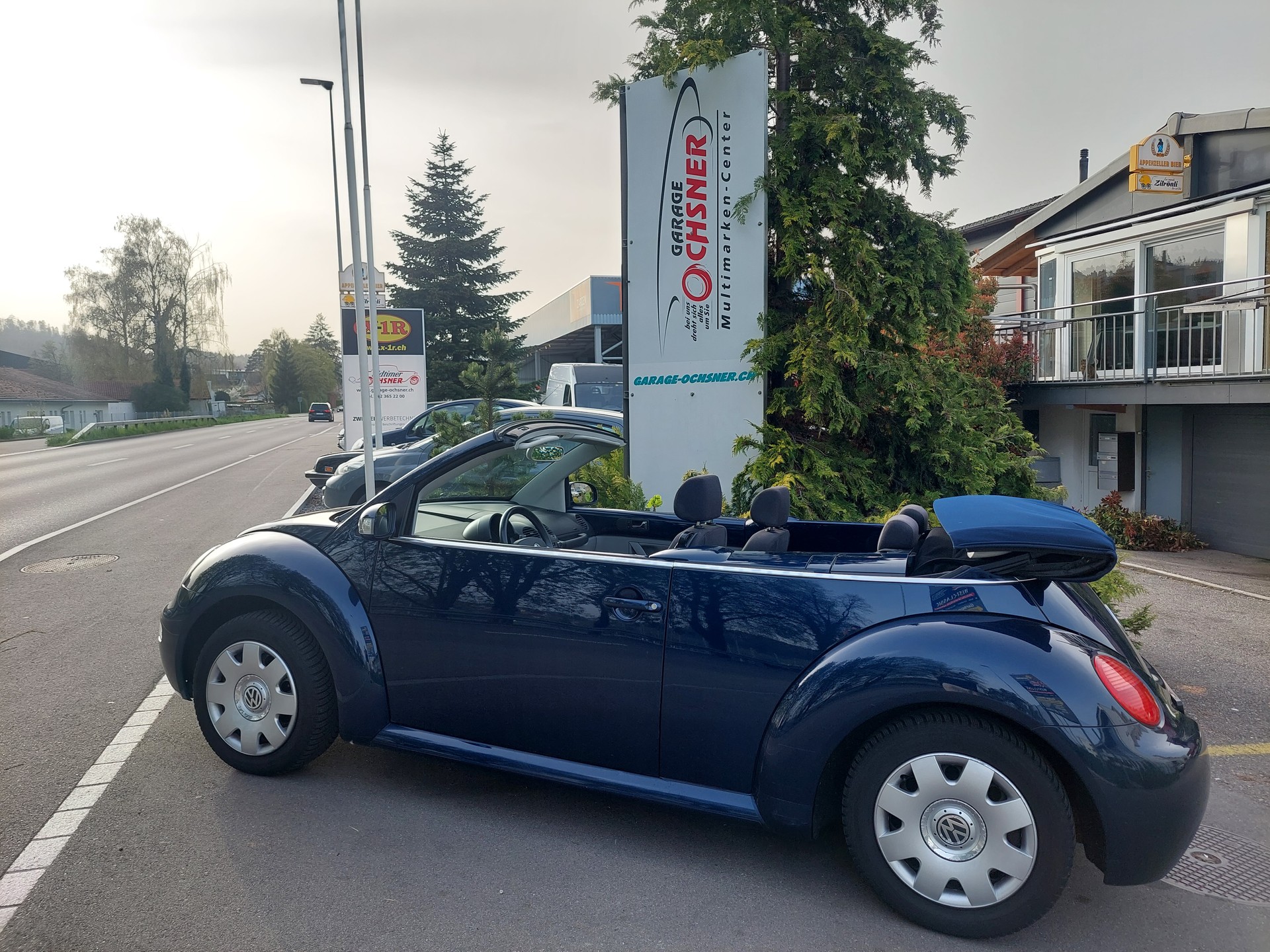 VW Beetle Cabrio 1.6-showroom-element-3