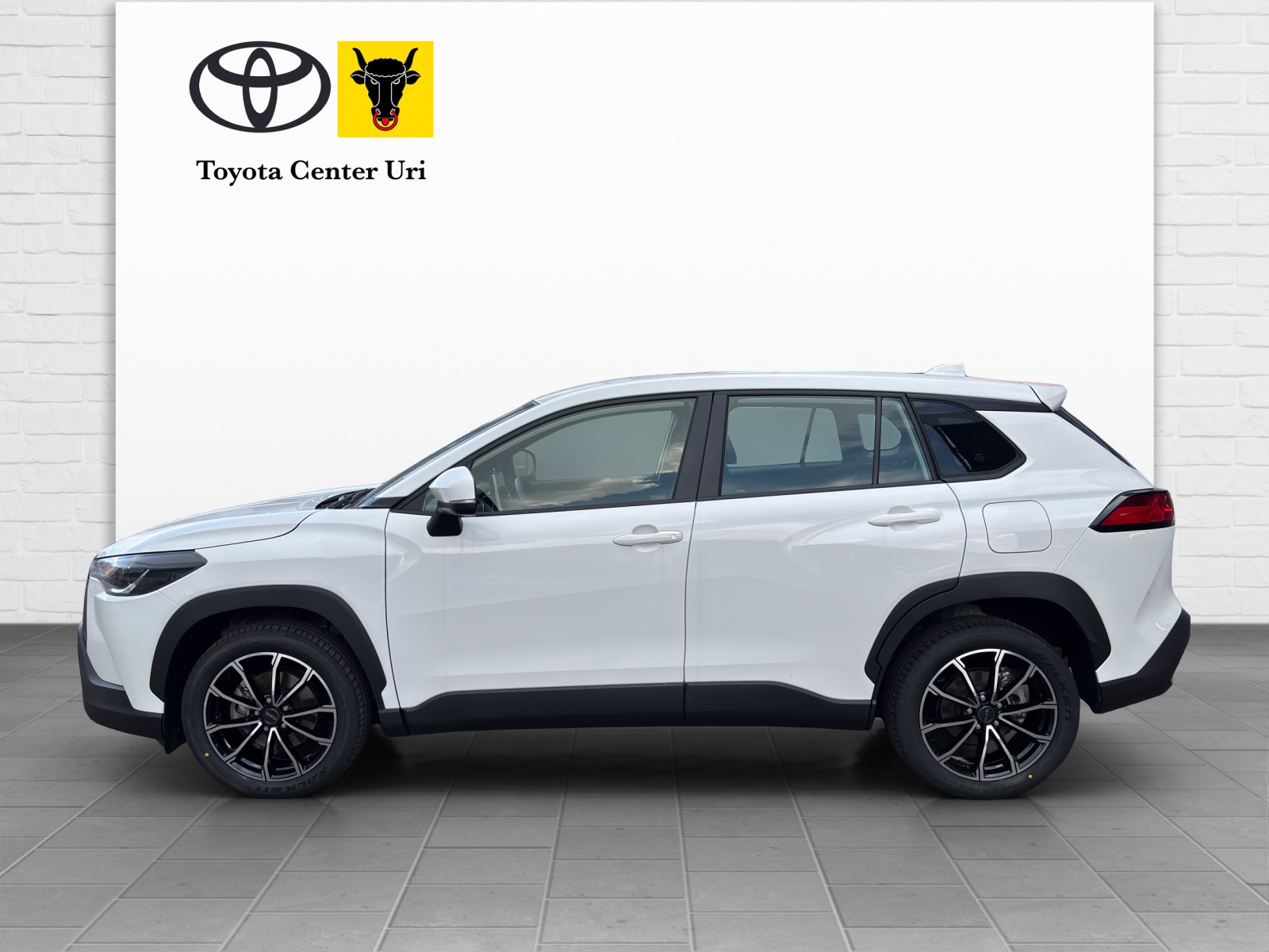 TOYOTA Corolla Cross 2.0 4WD Comfort e-CVT-showroom-element-1