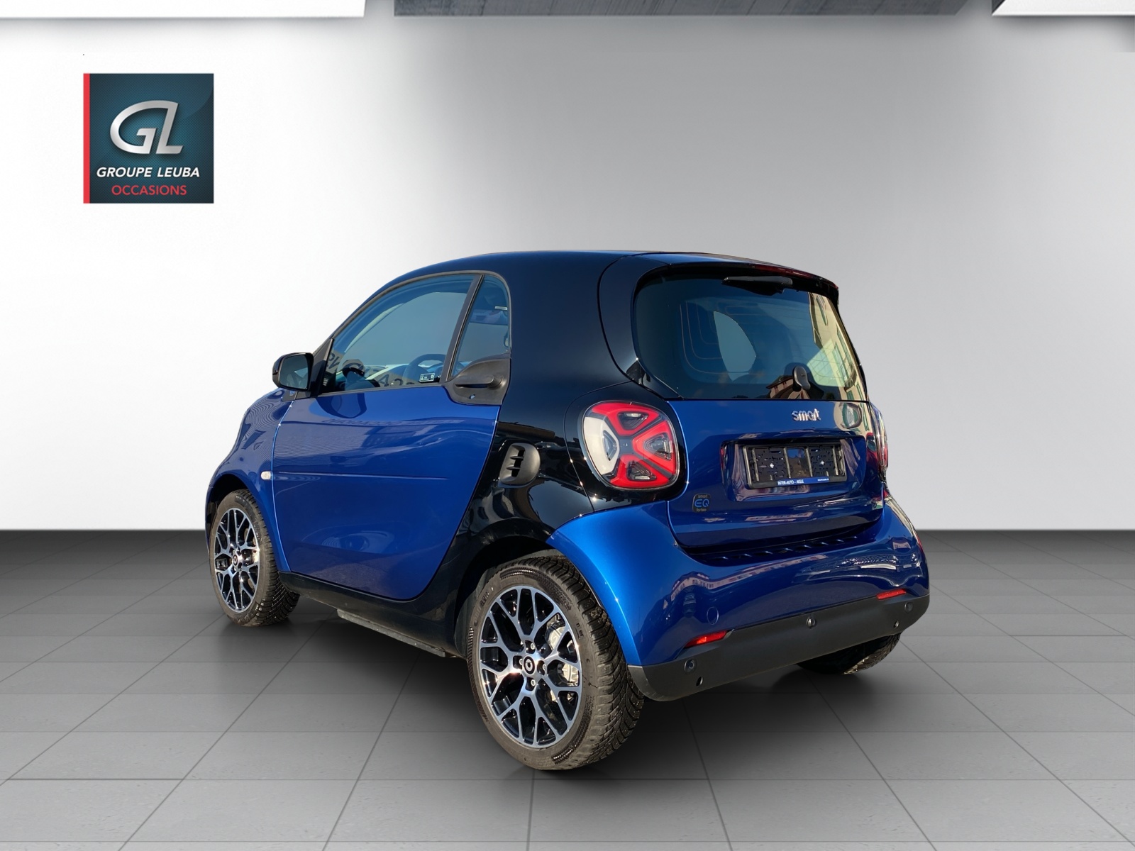 SMART fortwo EQ prime-showroom-element-3