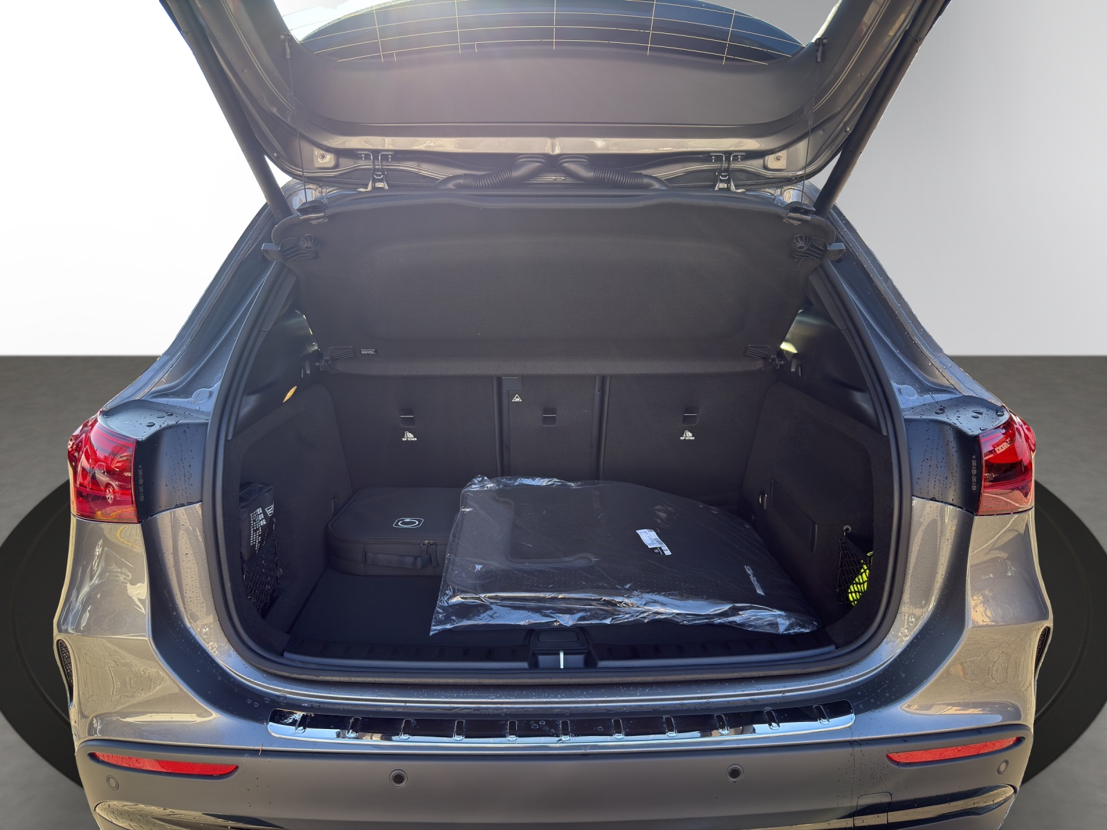 Image MERCEDES-BENZ GLA-250 GLA 250 e EQ Star 8G-DCT