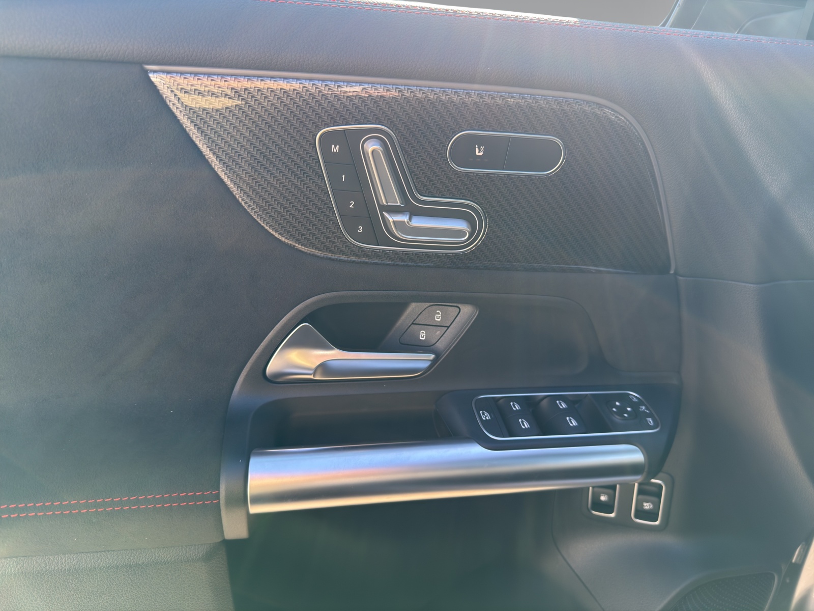 Image MERCEDES-BENZ GLA-250 GLA 250 e EQ Star 8G-DCT