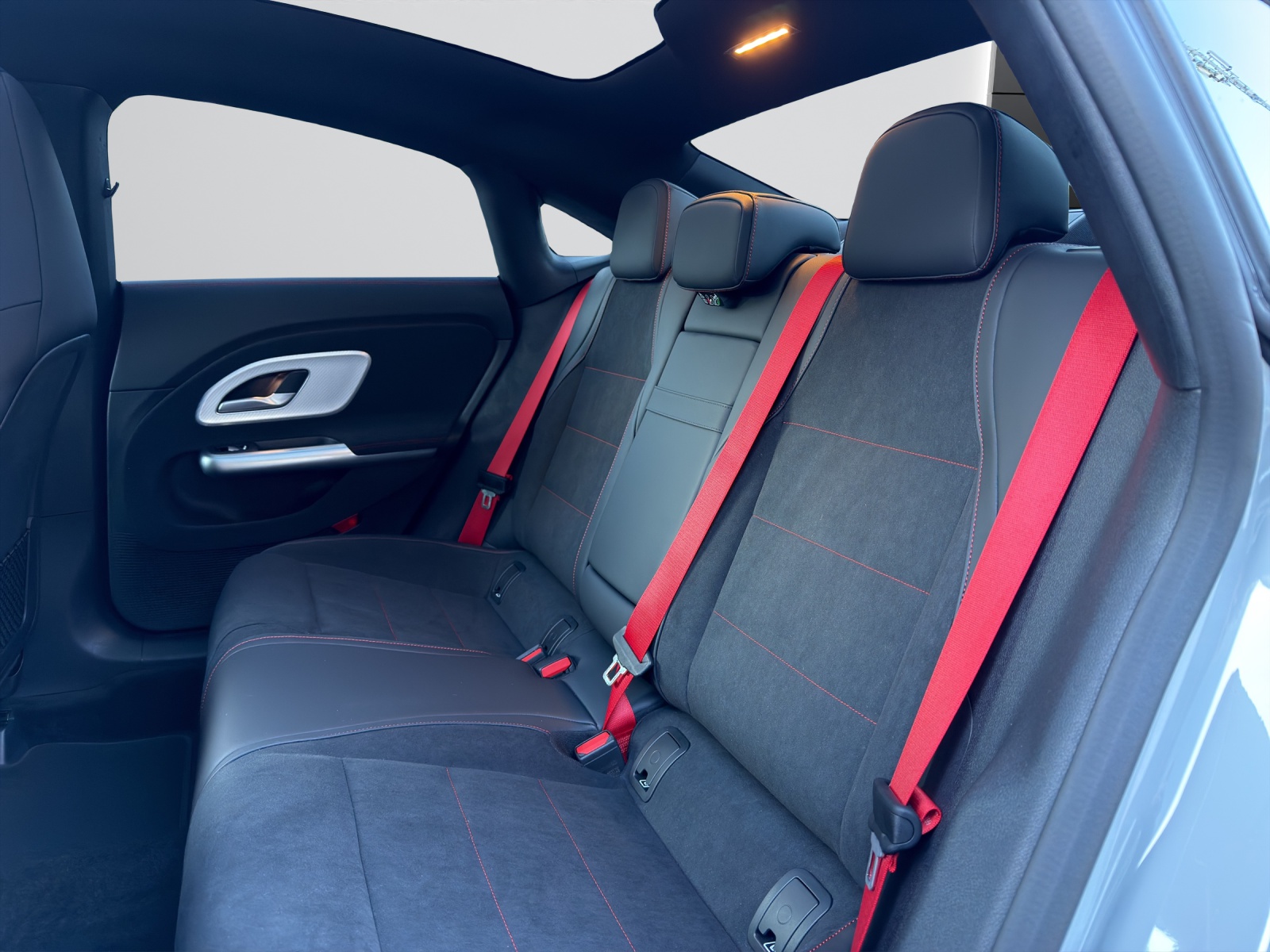 Image MERCEDES-BENZ CLA-200 CLA 200 8G-DCT 4Matic