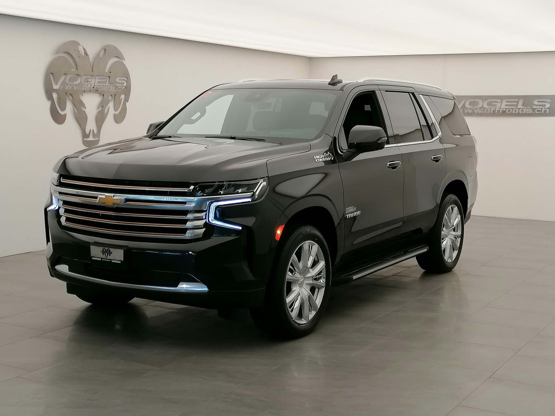 CHEVROLET TAHOE 6.2 AWD High Country-image-0