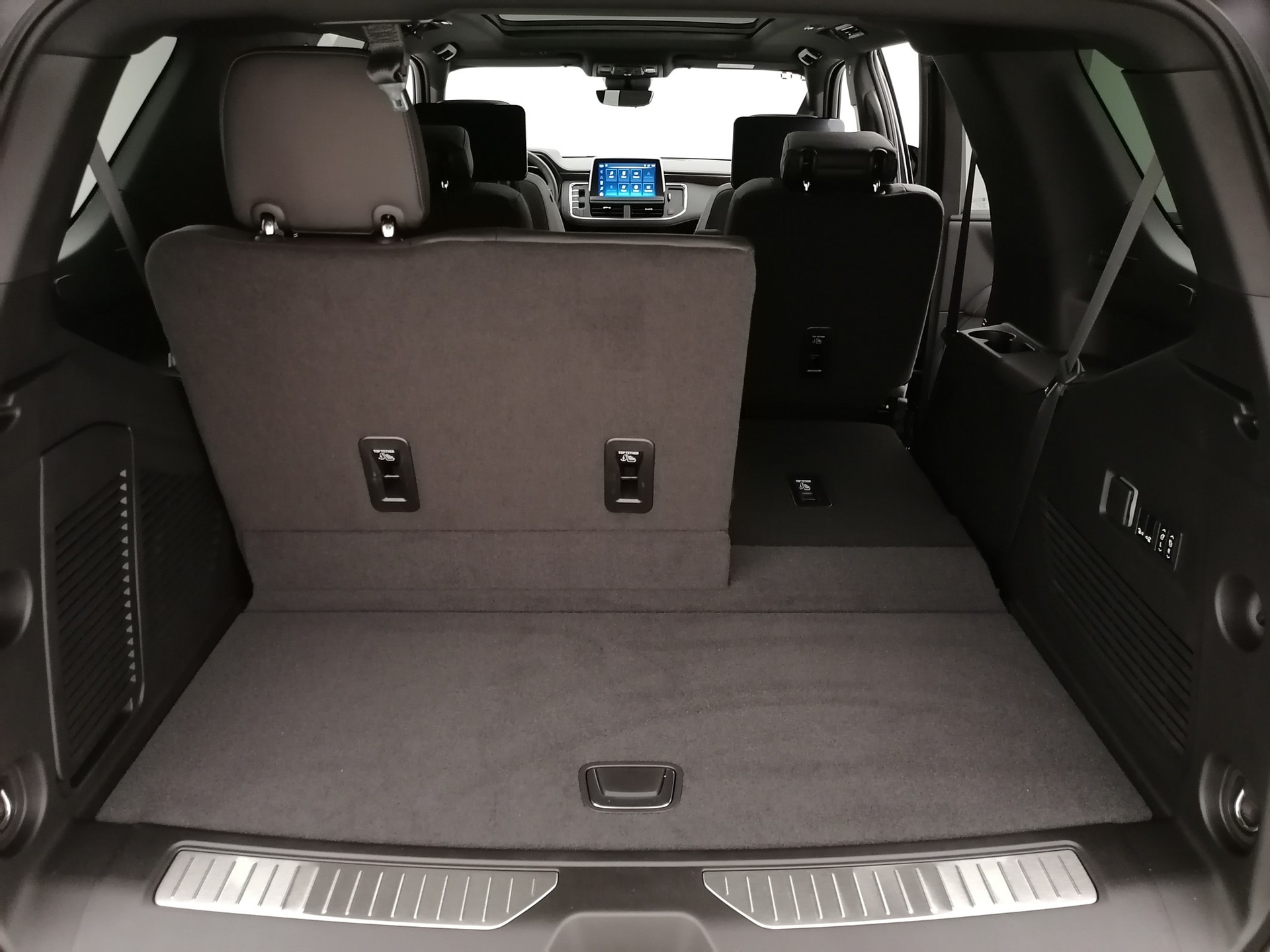 CHEVROLET TAHOE 6.2 AWD High Country-image-13