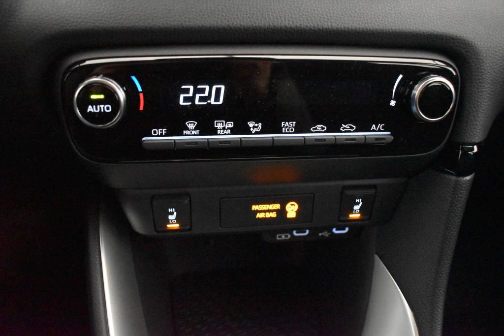 TOYOTA Yaris 1.5 VVT-i HSD Comfort-image-13
