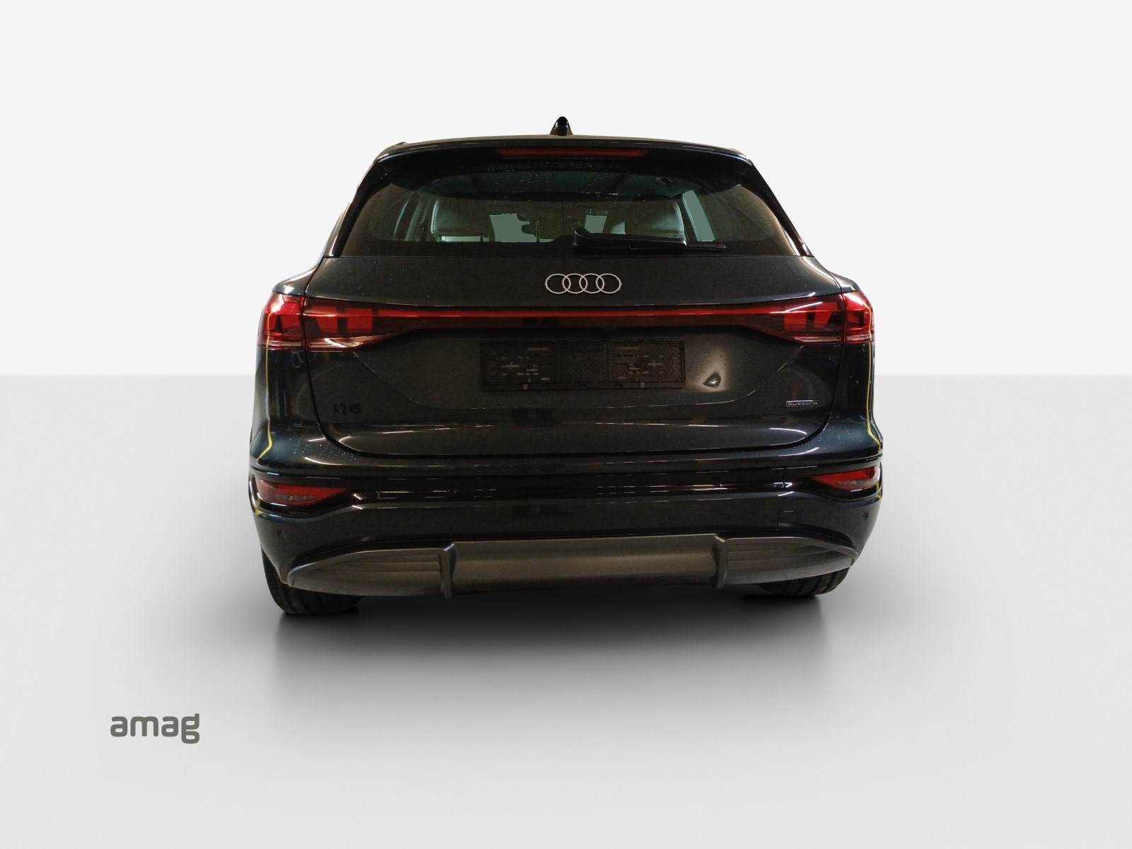 AUDI Q6 e-tron quattro-showroom-element-3