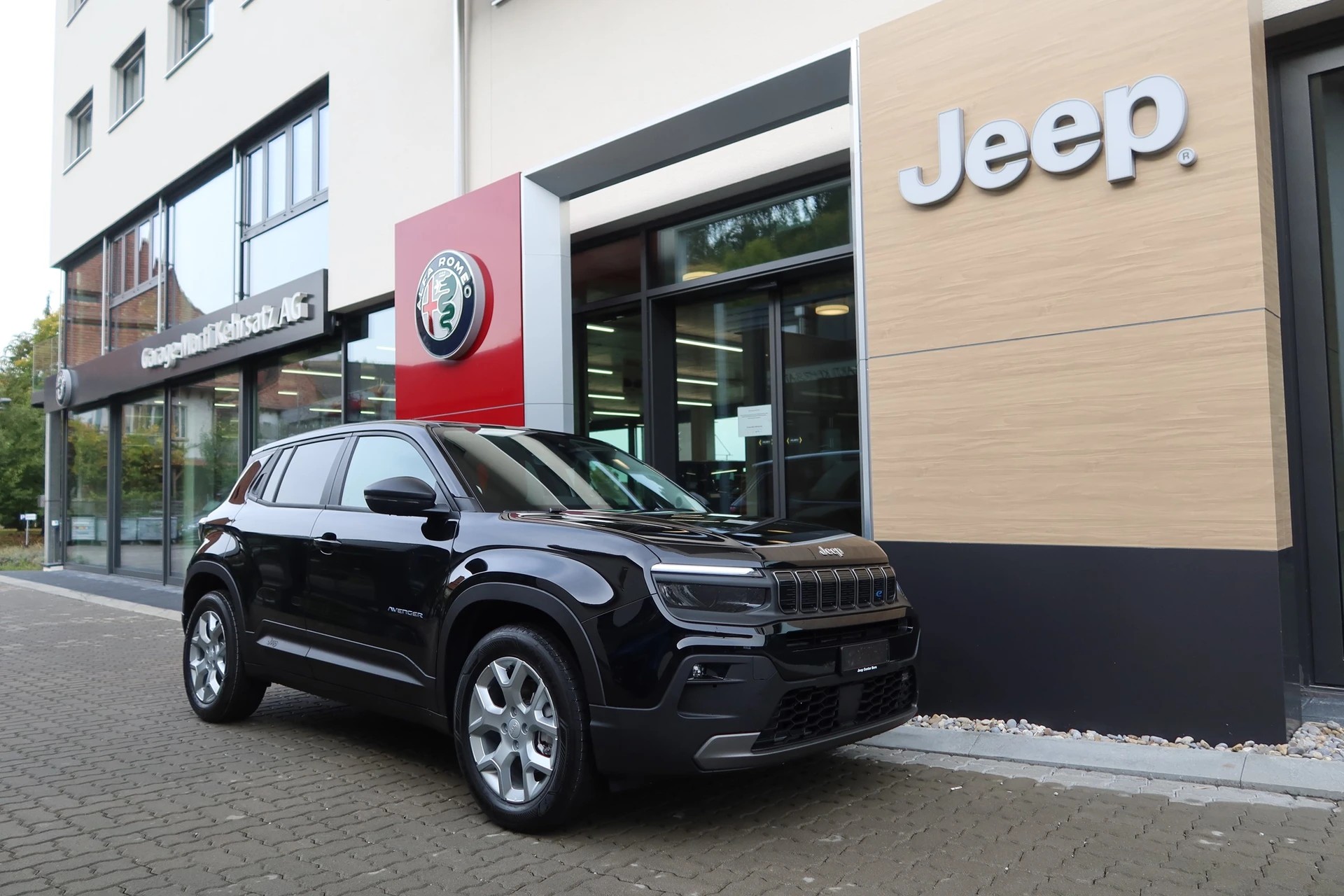JEEP Avenger 54kWh Longitude B (SUV / Geländewagen) Jeep JEEP Avenger 54kWh Longitude B (SUV / Geländewagen)