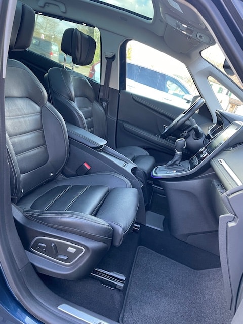 RENAULT Grand Scénic 1.6 dCi Bose EDC-image-26