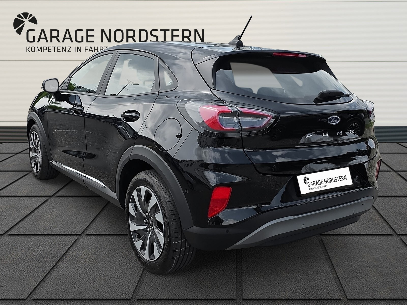 FORD Puma 1.0 EcoB Hybrid 125 Titanium-showroom-element-2