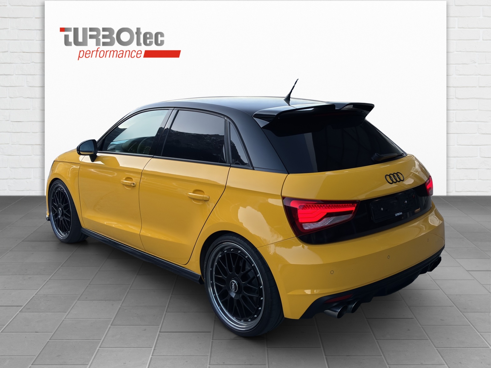 AUDI S1 Sportback Quattro Showcar-image-2