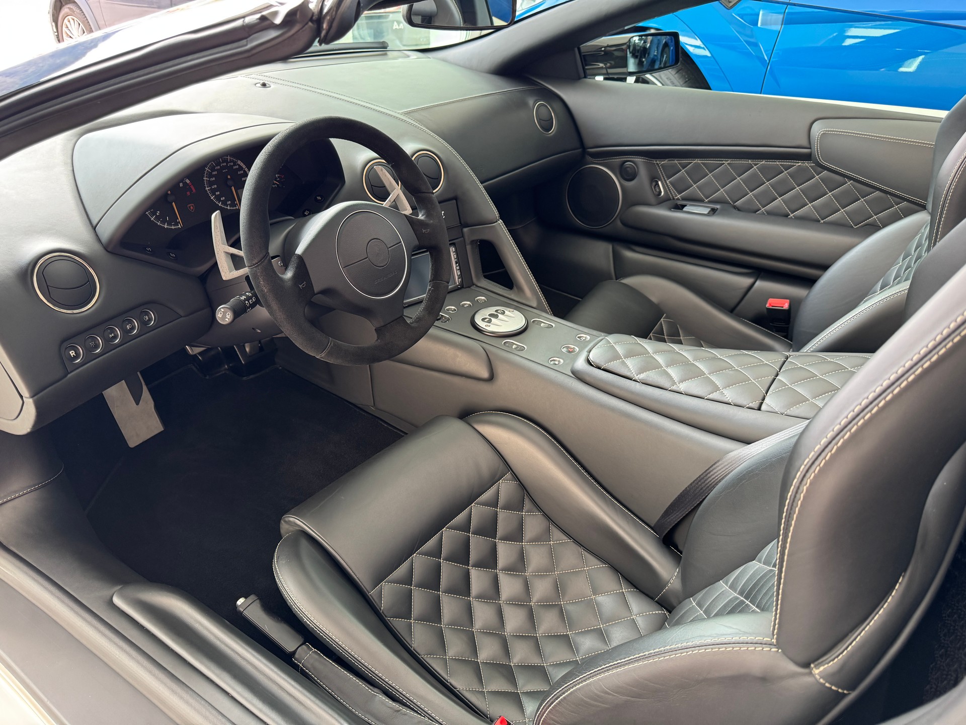 LAMBORGHINI Murciélago LP640-4 Roadster-image-8