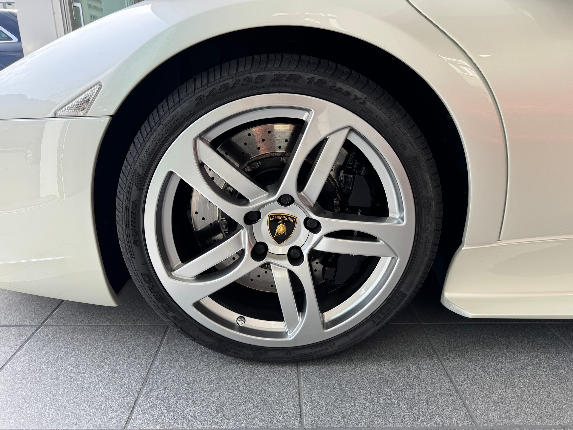 LAMBORGHINI Murciélago LP640-4 Roadster-image-7