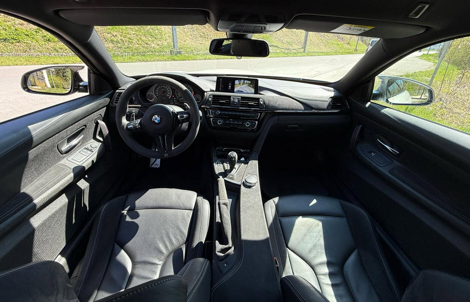 BMW M4 Coupé CS DKG-image-11