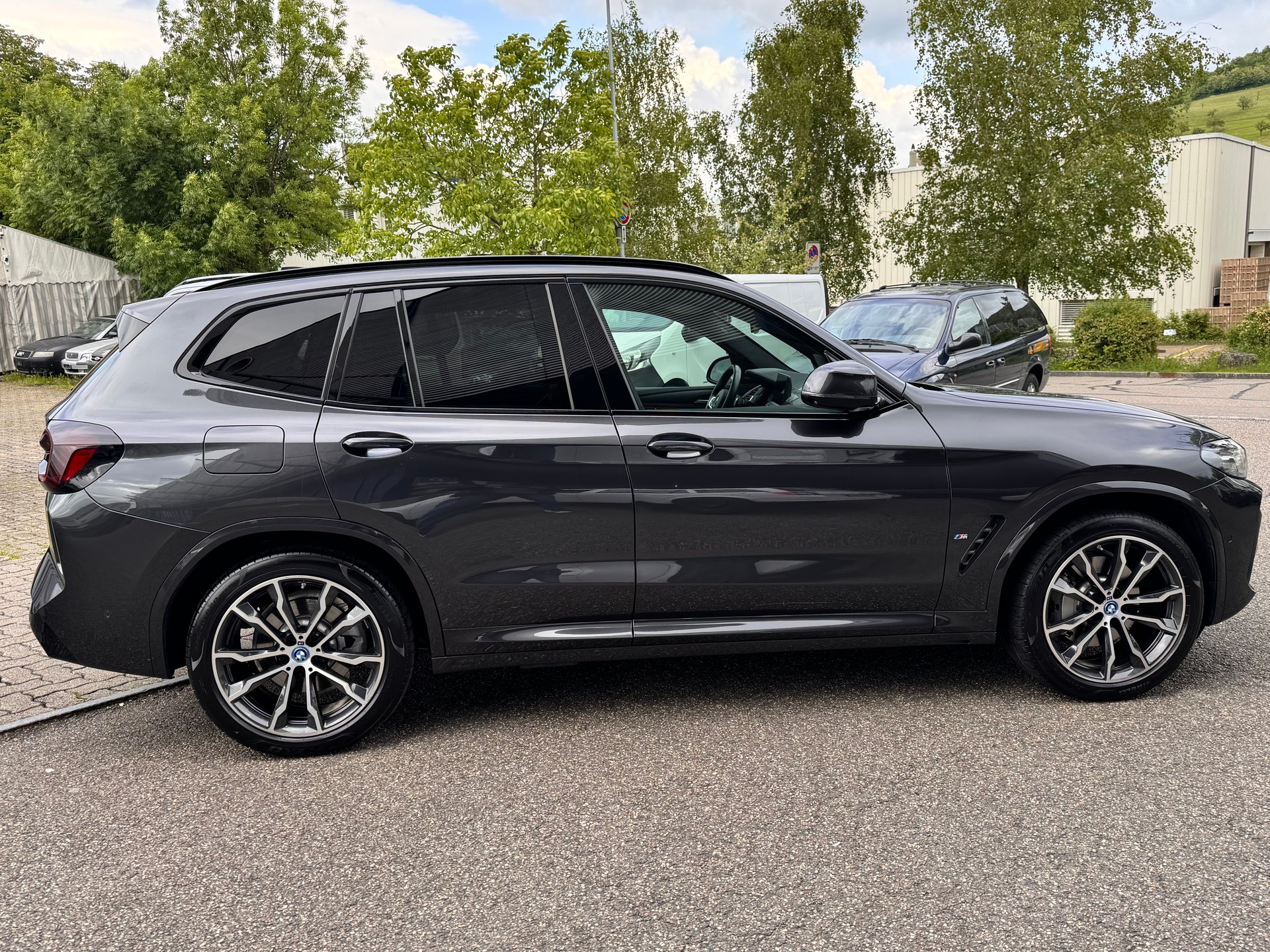 BMW X3 xDrive 30e M Sport-showroom-element-1