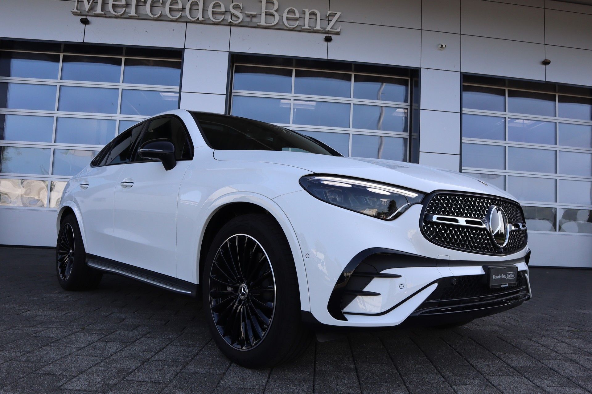 MERCEDES-BENZ GLC 300 4Matic AMG Line 9G-Tronic
