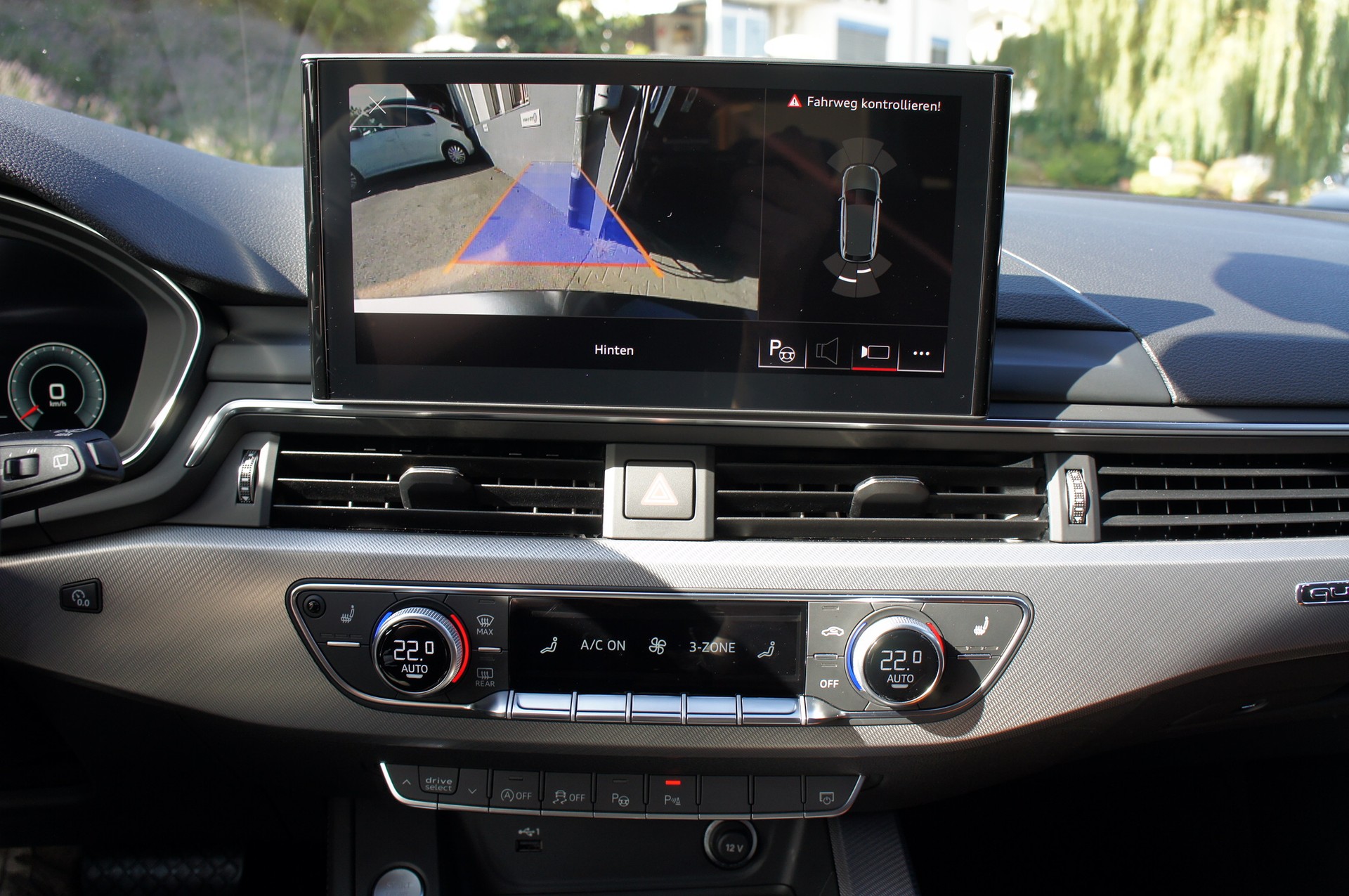 AUDI A4 Avant 40 TDI S line quattro S-tronic-image-15
