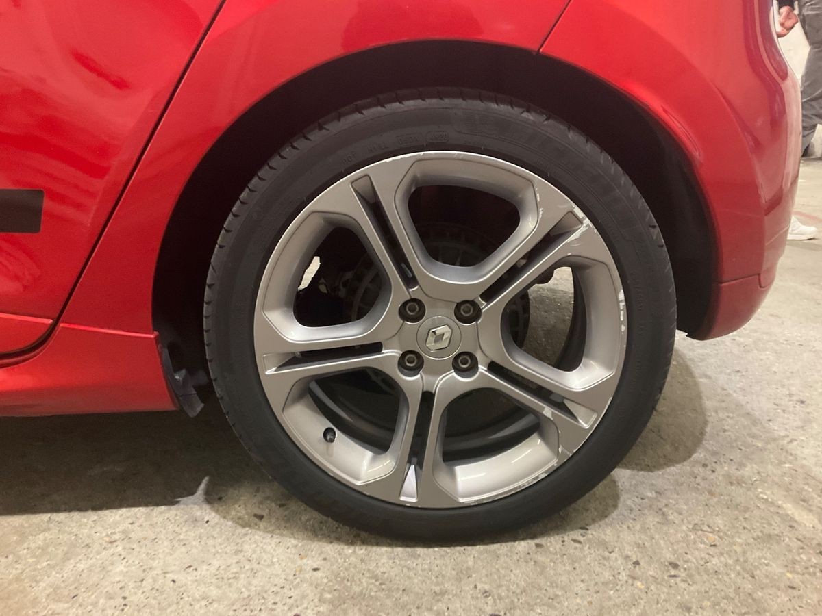 RENAULT Clio 1.2 TCe GT-showroom-element-3