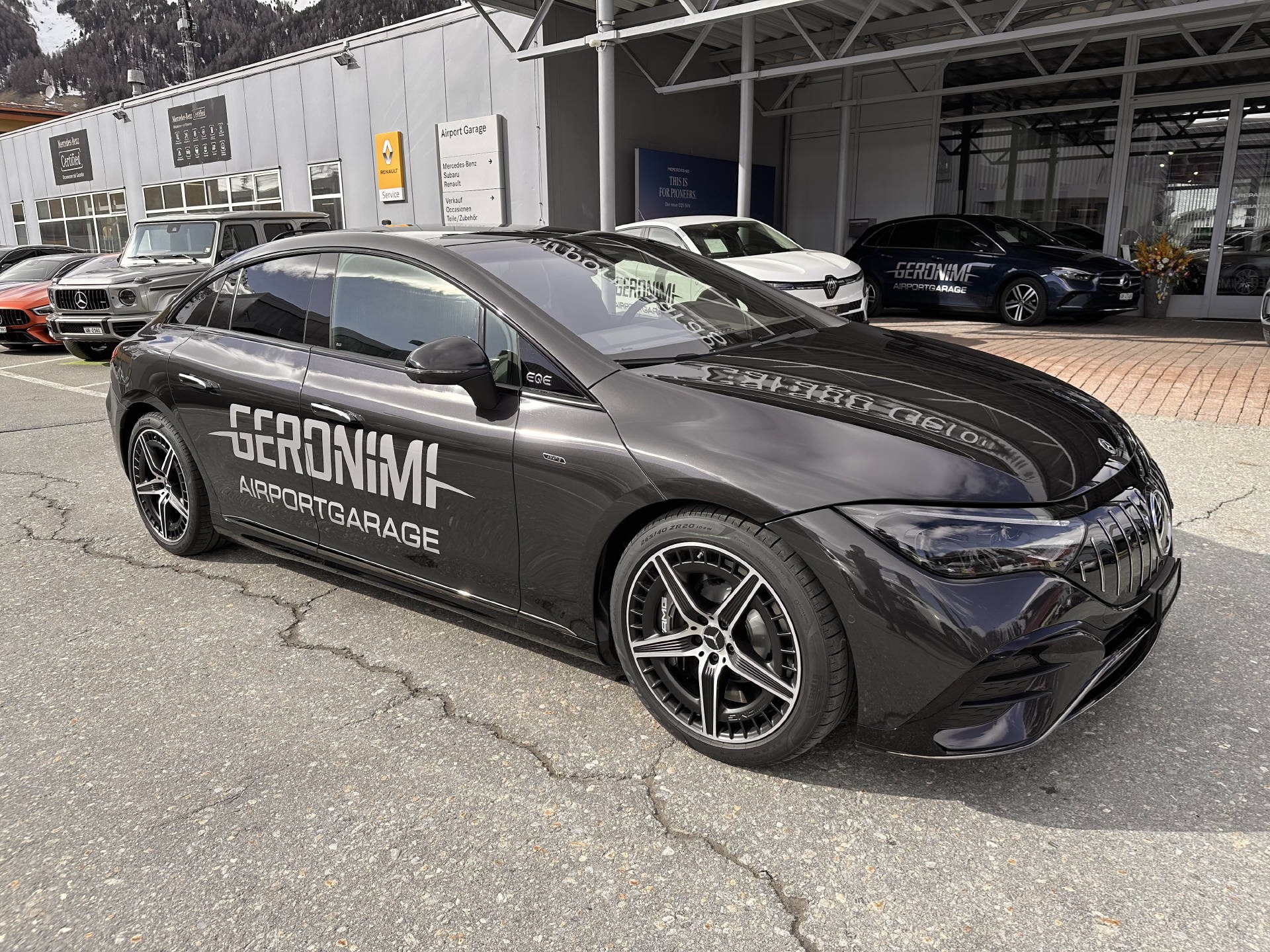 MERCEDES-BENZ EQE 43 AMG 4matic-showroom-element-2