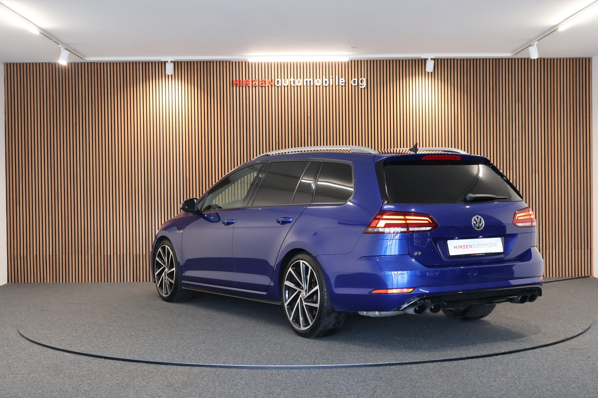 VW Golf Variant 2.0 TSI R 4Motion DSG-showroom-element-2