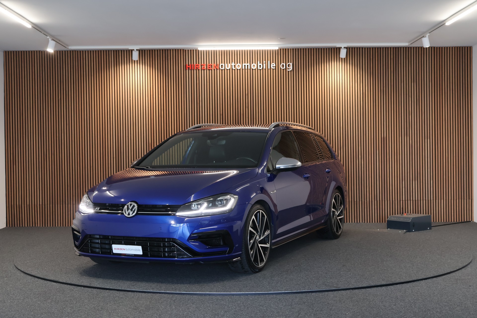 VW Golf Variant 2.0 TSI R 4Motion DSG