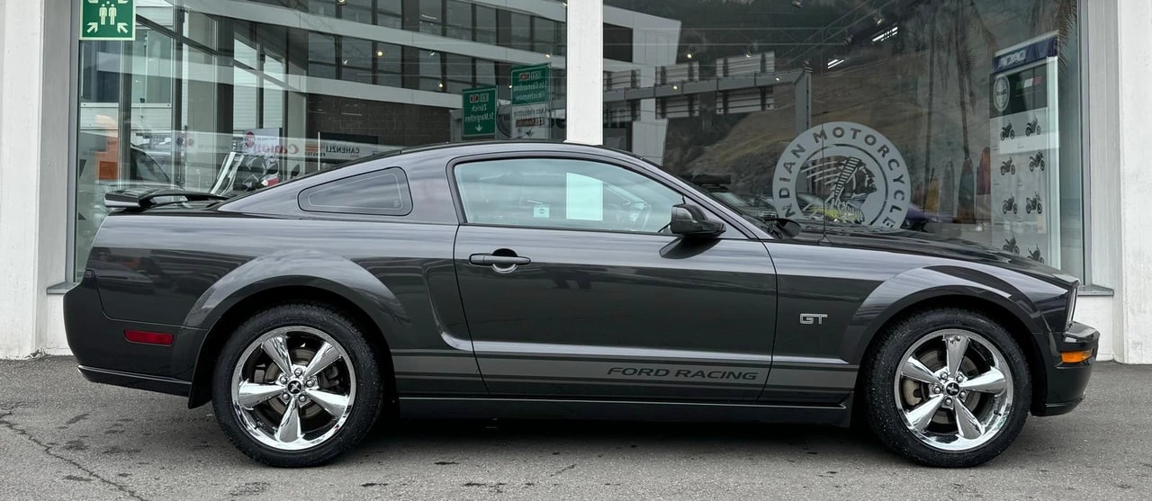 FORD Mustang 4.6l GT V8-showroom-element-1