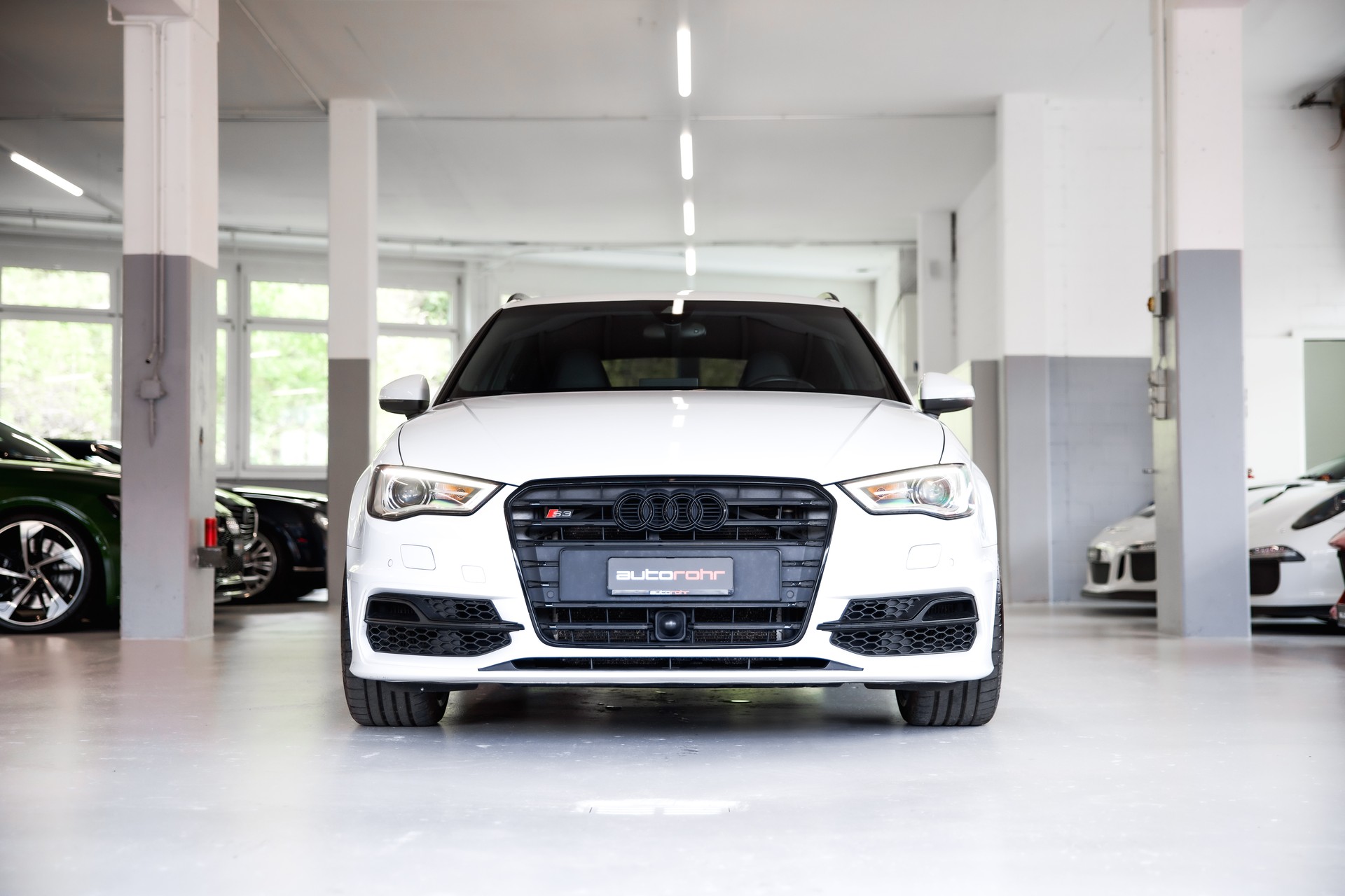 AUDI S3 Sportback 2.0 TFSI quattro S-tronic-showroom-element-1