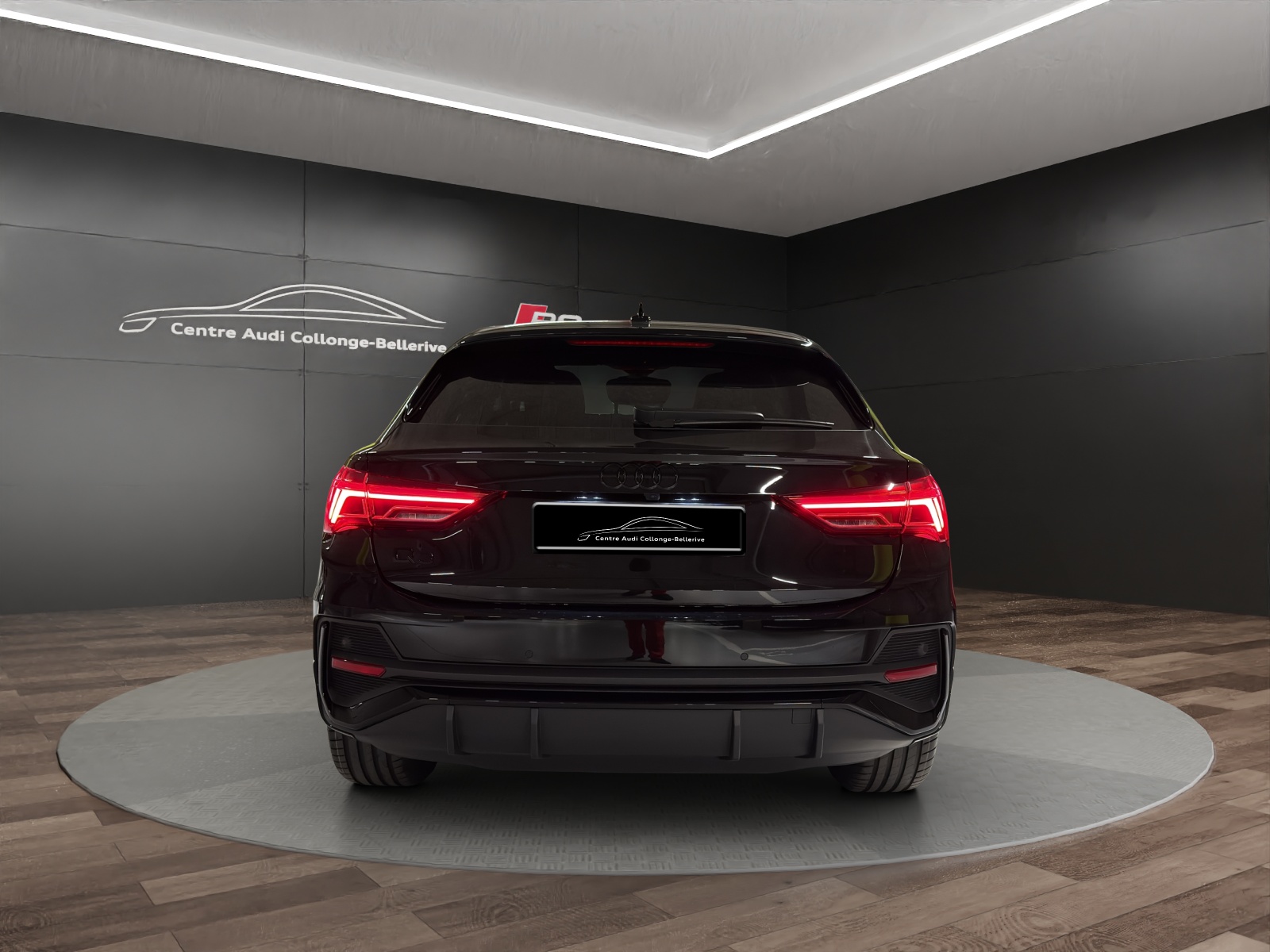 AUDI Q3 Sportback 35 TFSI S line Attraction-showroom-element-3