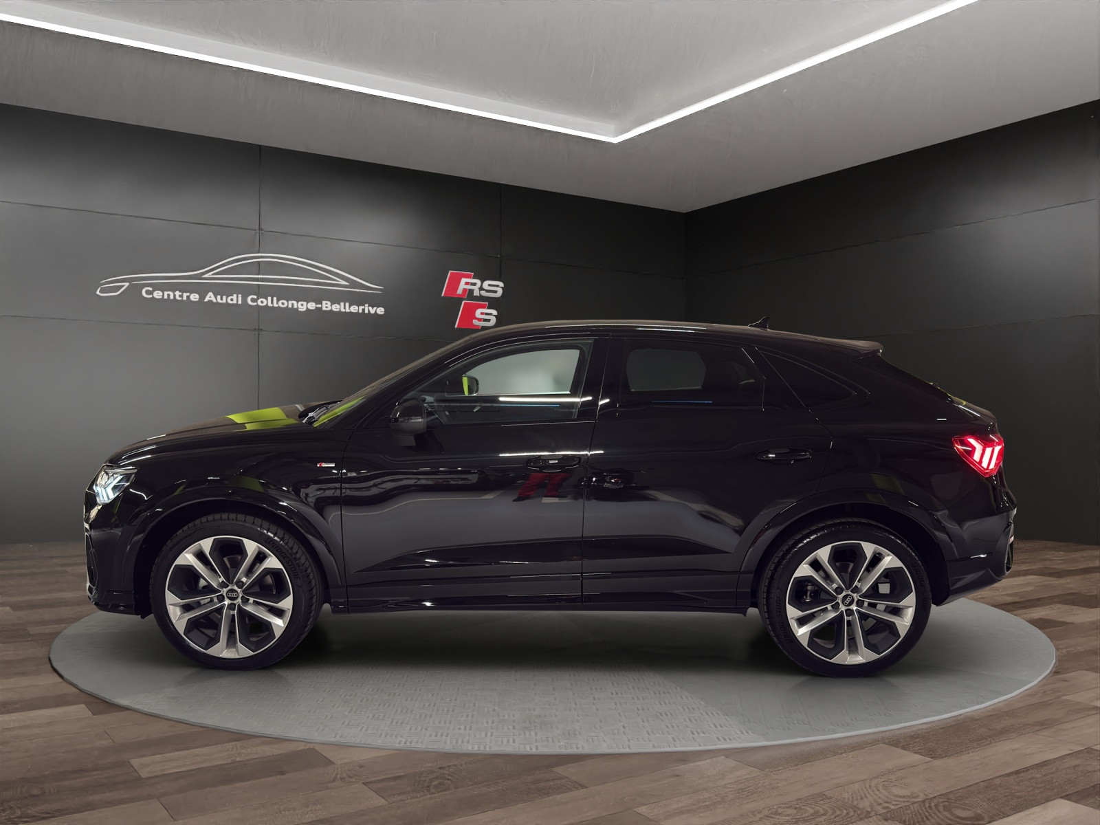 AUDI Q3 Sportback 35 TFSI S line Attraction-showroom-element-1