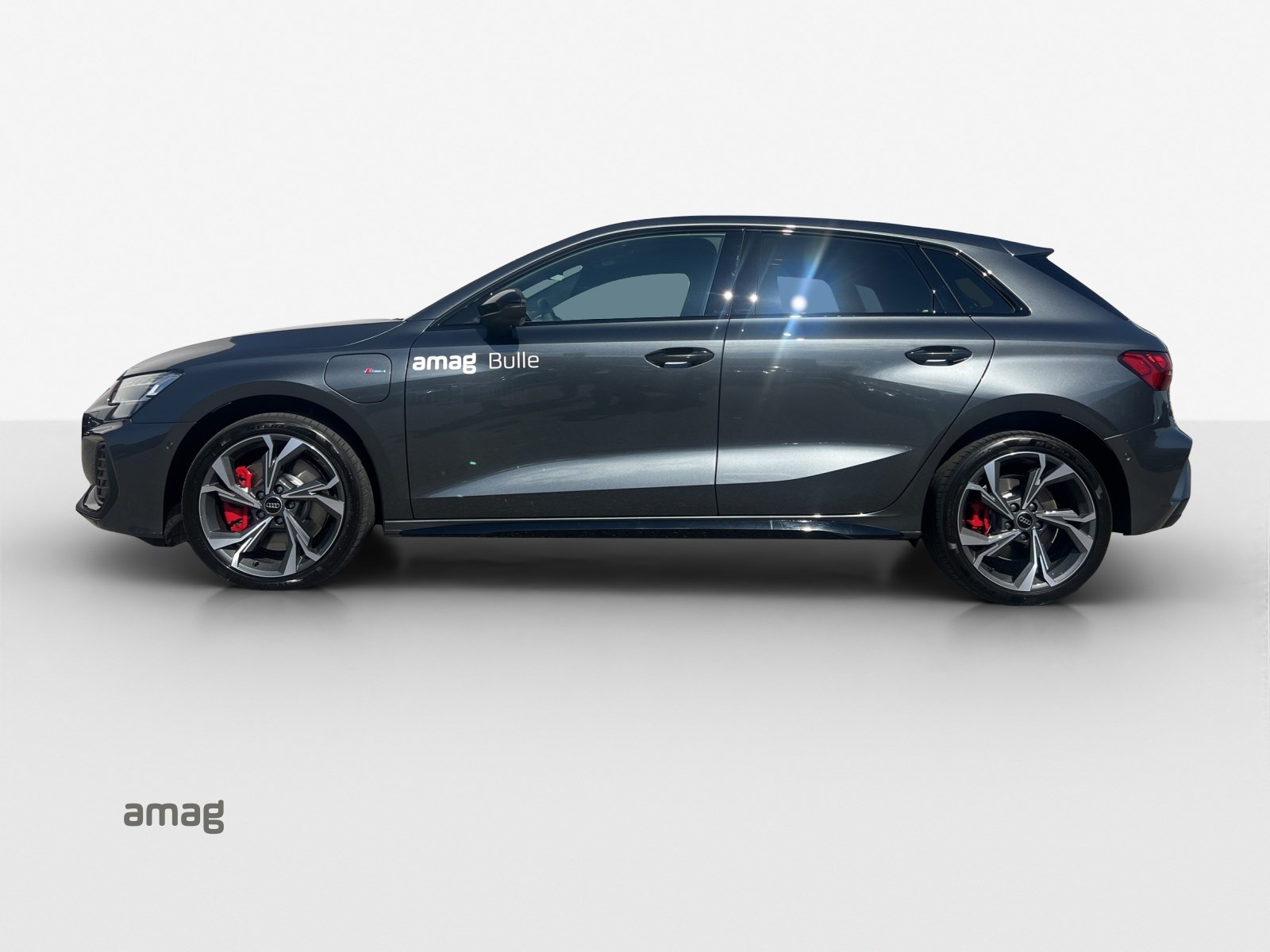 AUDI A3 Sportback 45 TFSI e S line-showroom-element-1