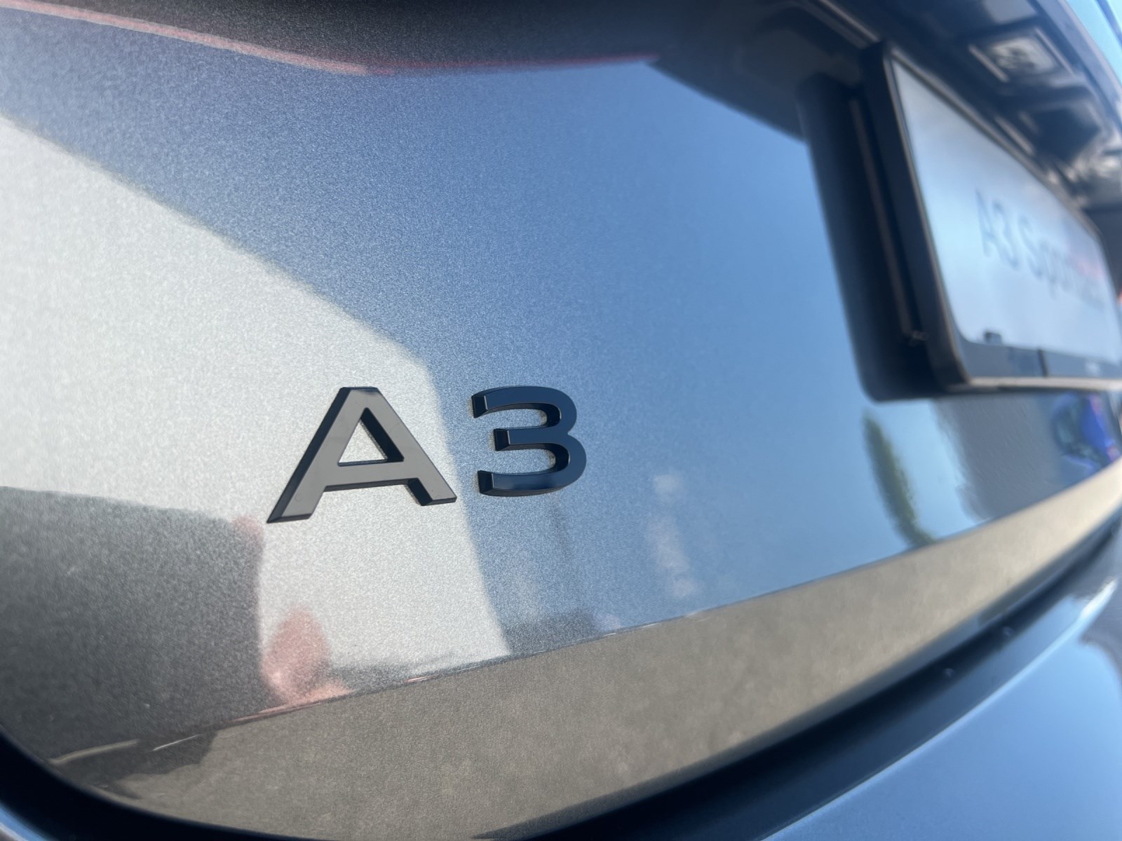 AUDI A3 Sportback 45 TFSI e S line-image-14