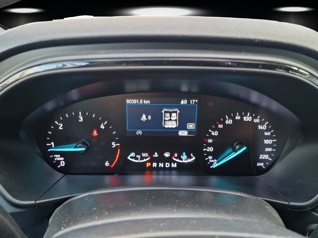 FORD Focus SW 2.0 EcoBlue 150 ST-Line-image-13
