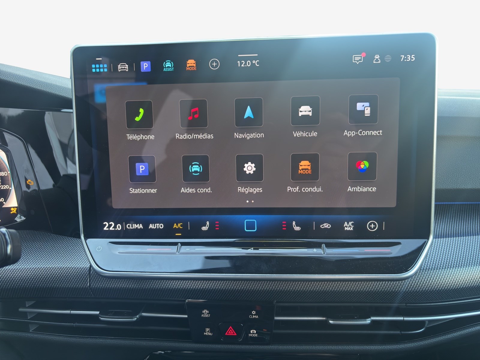VW Golf Variant 1.5 eTSI mHEV R-Line-image-10