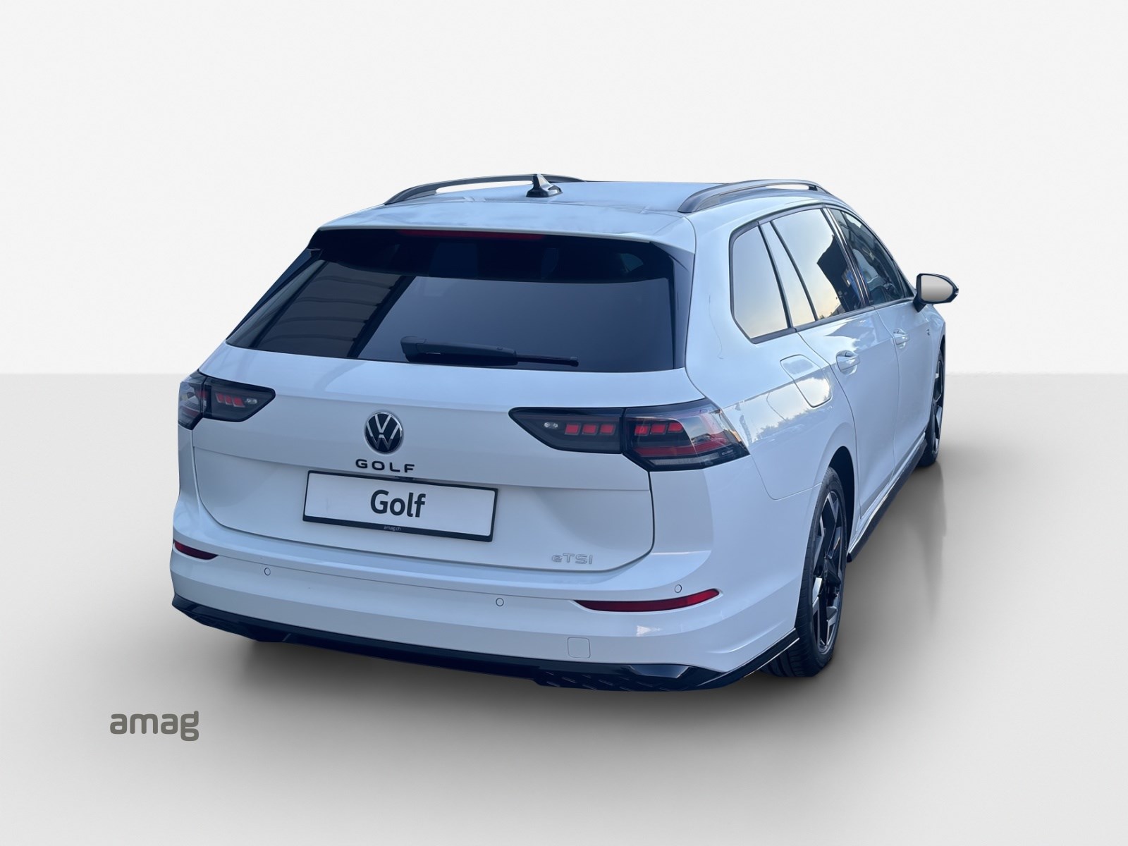 VW Golf Variant 1.5 eTSI mHEV R-Line-image-4